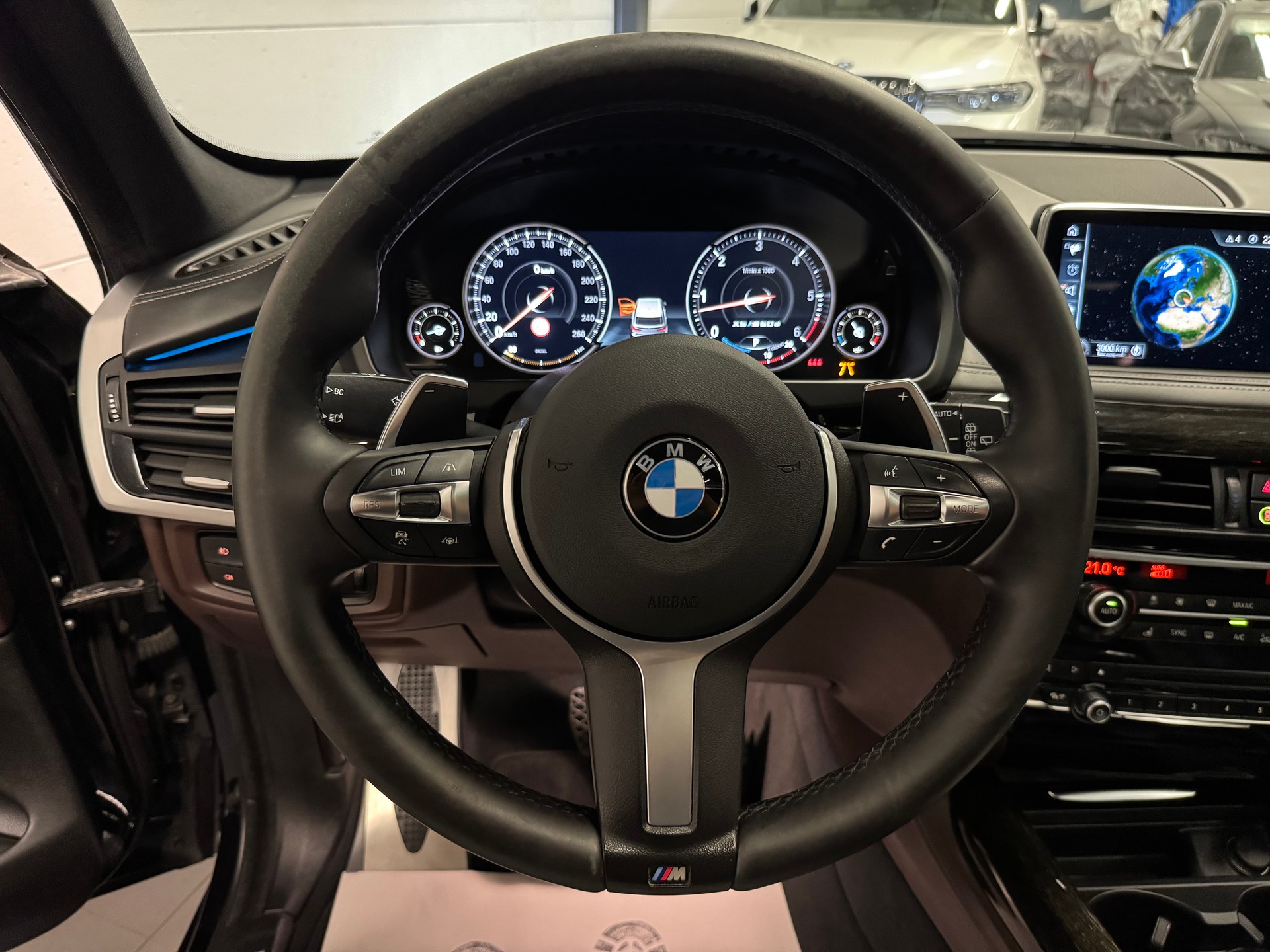 BMW X5 xDrive M50d Steptronic-image-25