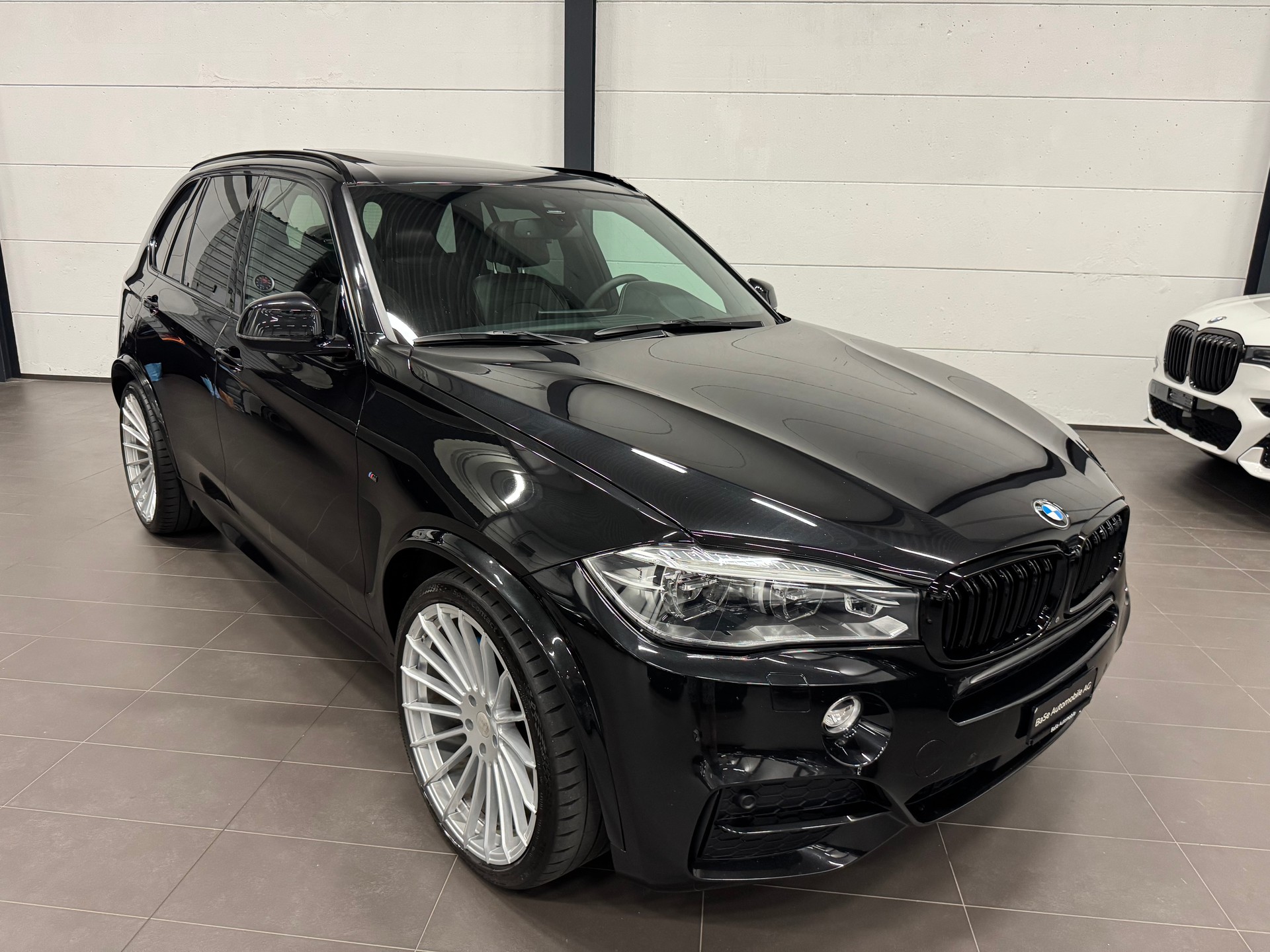 BMW X5 xDrive M50d Steptronic-showroom-element-3