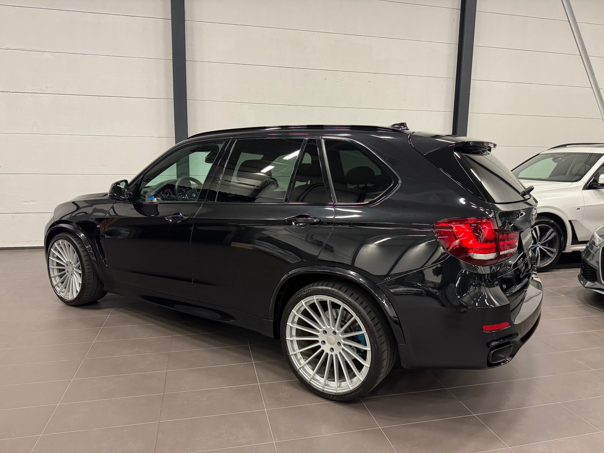 BMW X5 xDrive M50d Steptronic-image-11