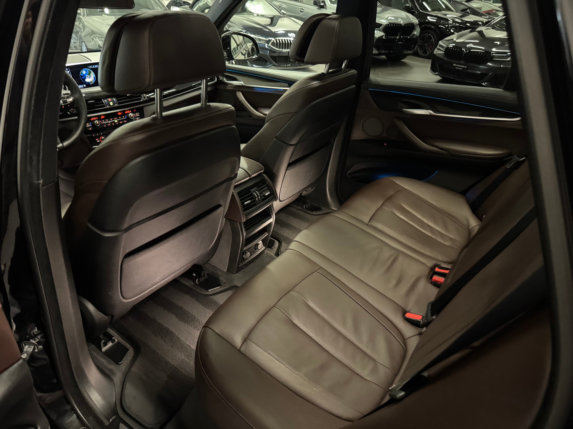 BMW X5 xDrive M50d Steptronic-image-21