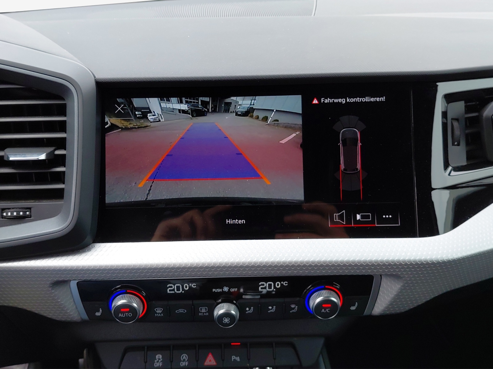 AUDI A1 Sportback 30 TFSI S Line Attraction S-tronic-image-14