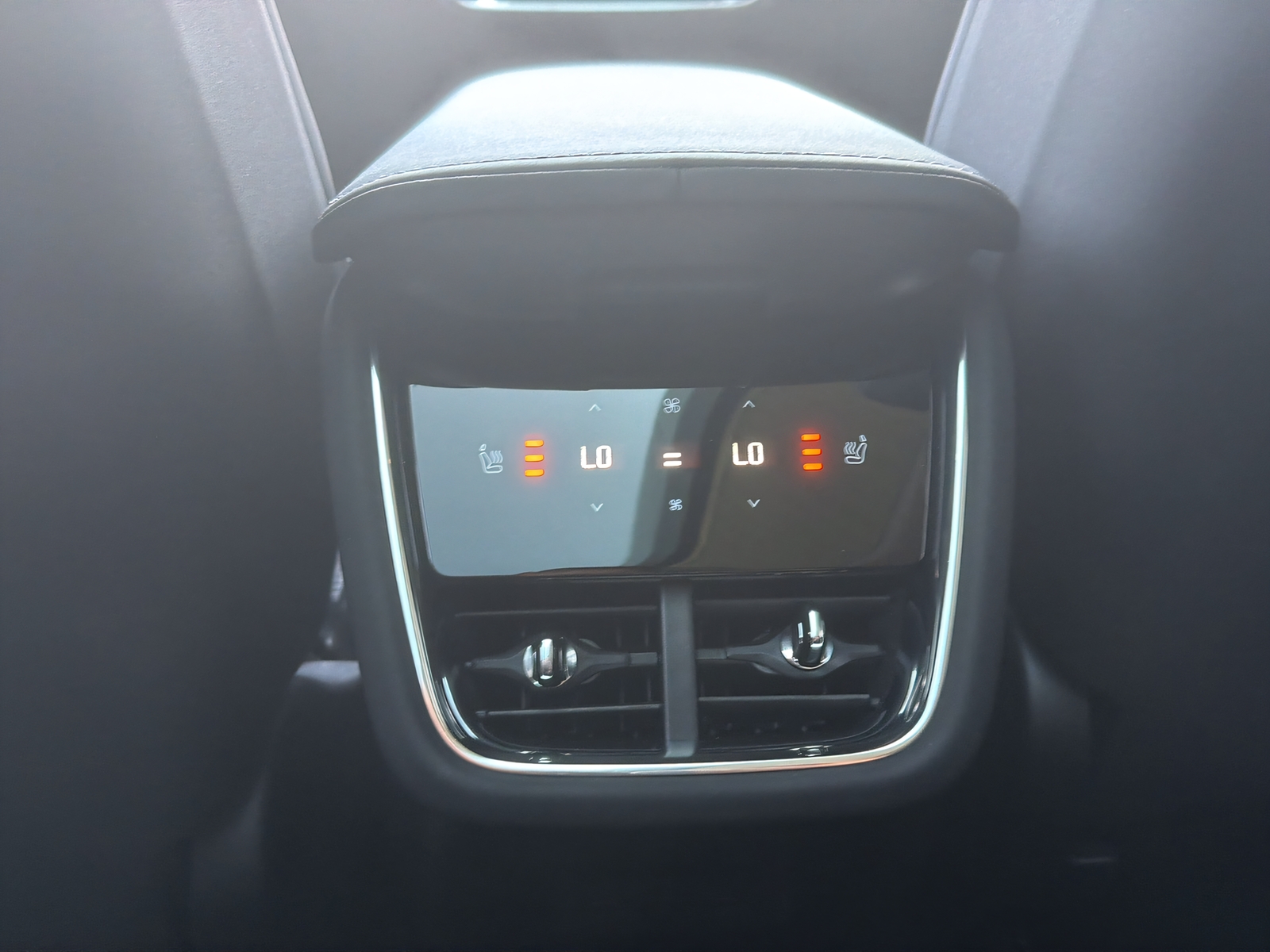 VOLVO EX90 Twin Performance Ultra AWD-image-19