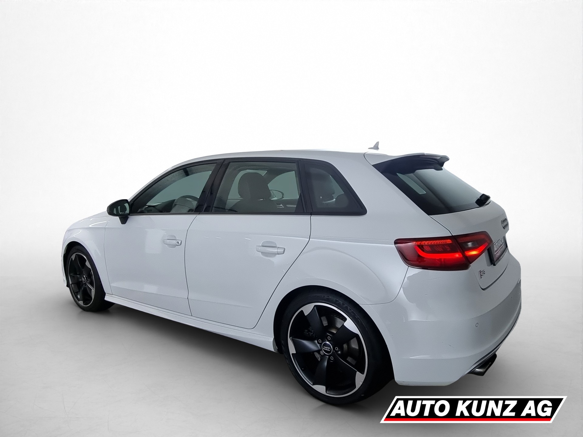 AUDI S3 Sportback 2.0 T FSI quattro-showroom-element-3