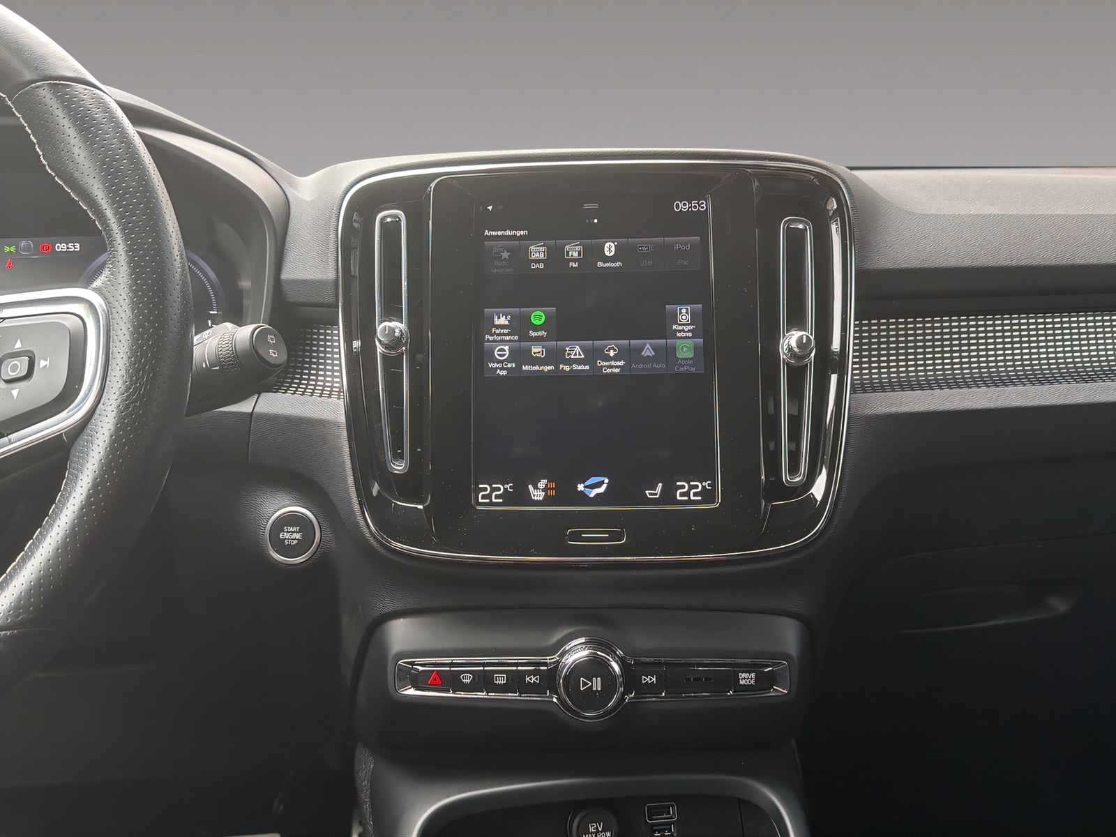 VOLVO XC40 1.5 T5 PiH R-Design-image-15