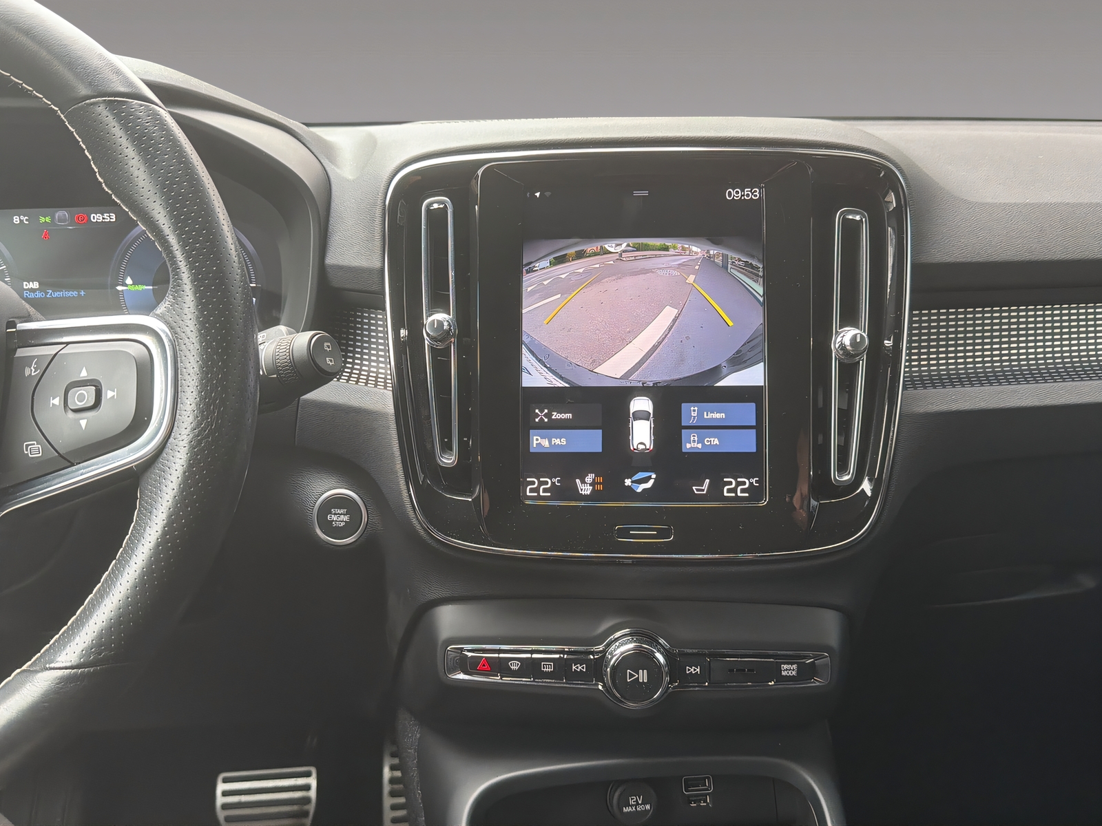 VOLVO XC40 1.5 T5 PiH R-Design-image-14