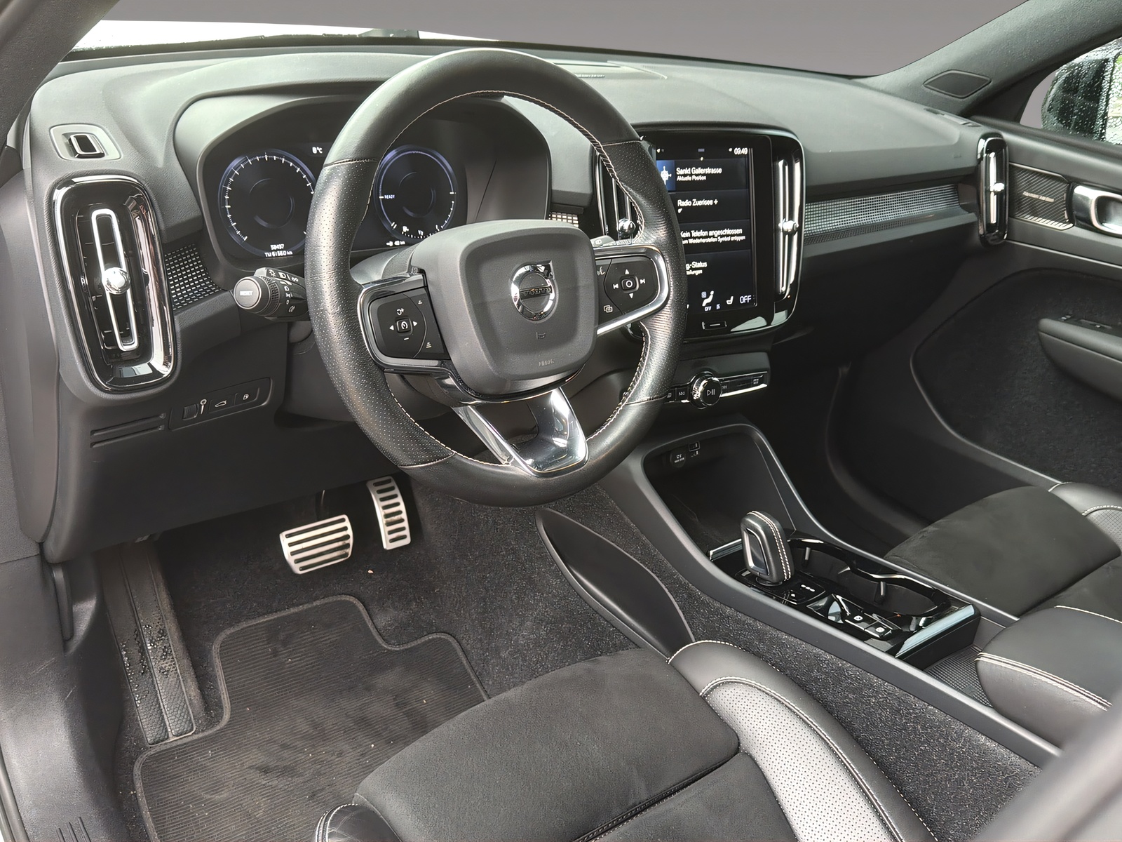 VOLVO XC40 1.5 T5 PiH R-Design-image-8