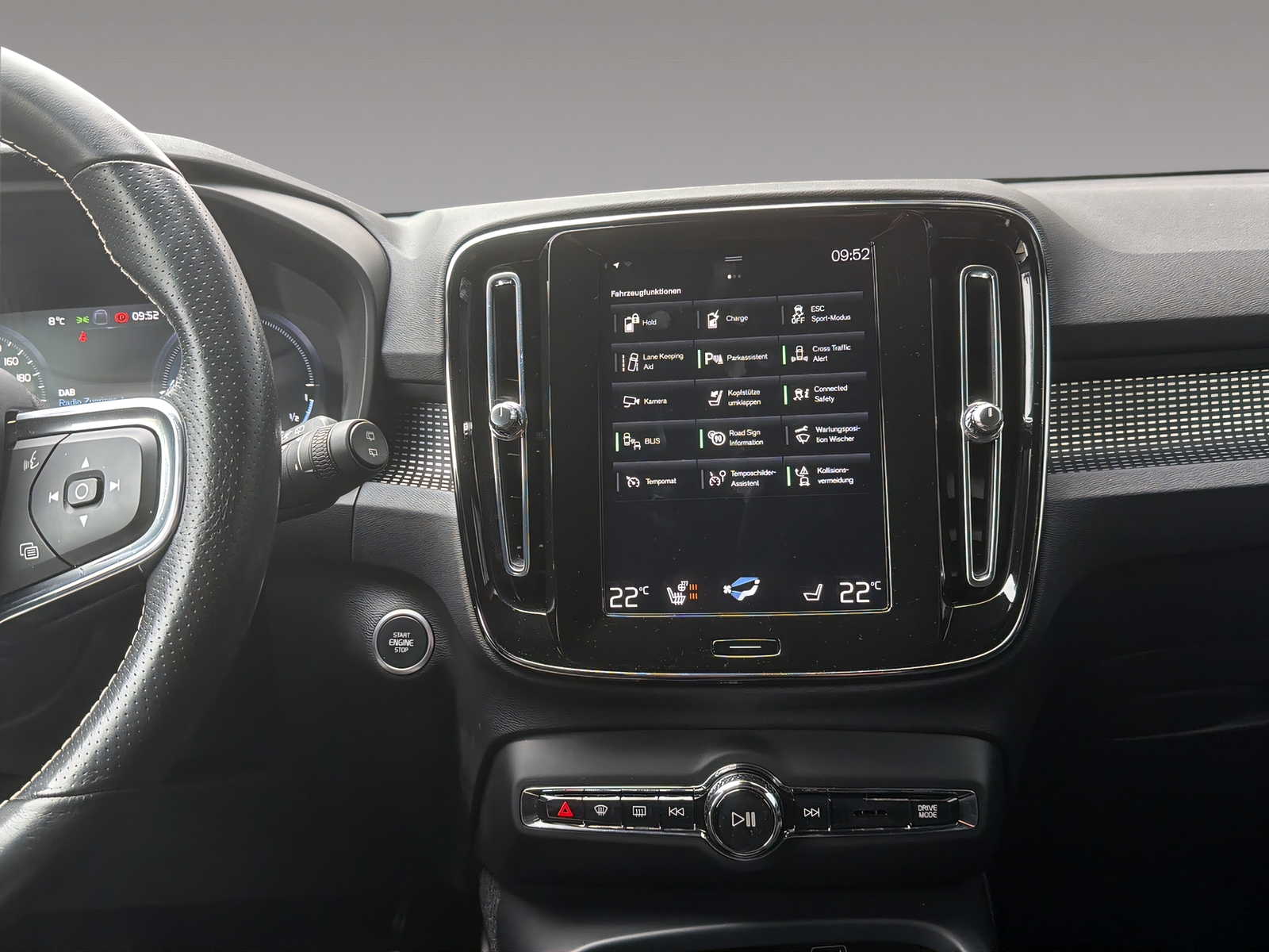 VOLVO XC40 1.5 T5 PiH R-Design-image-16