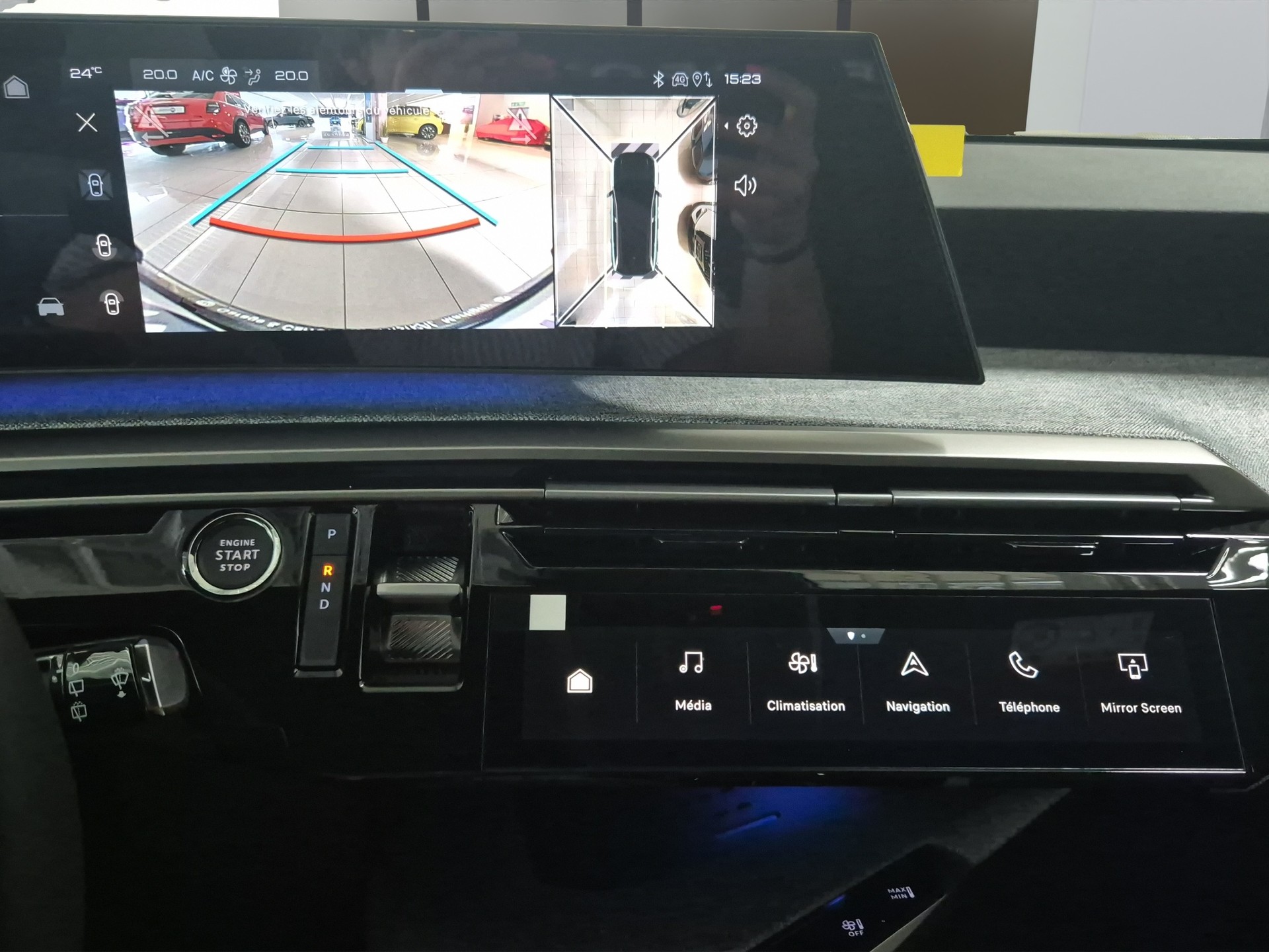 PEUGEOT 5008 e-Allure Premium AWD-image-12