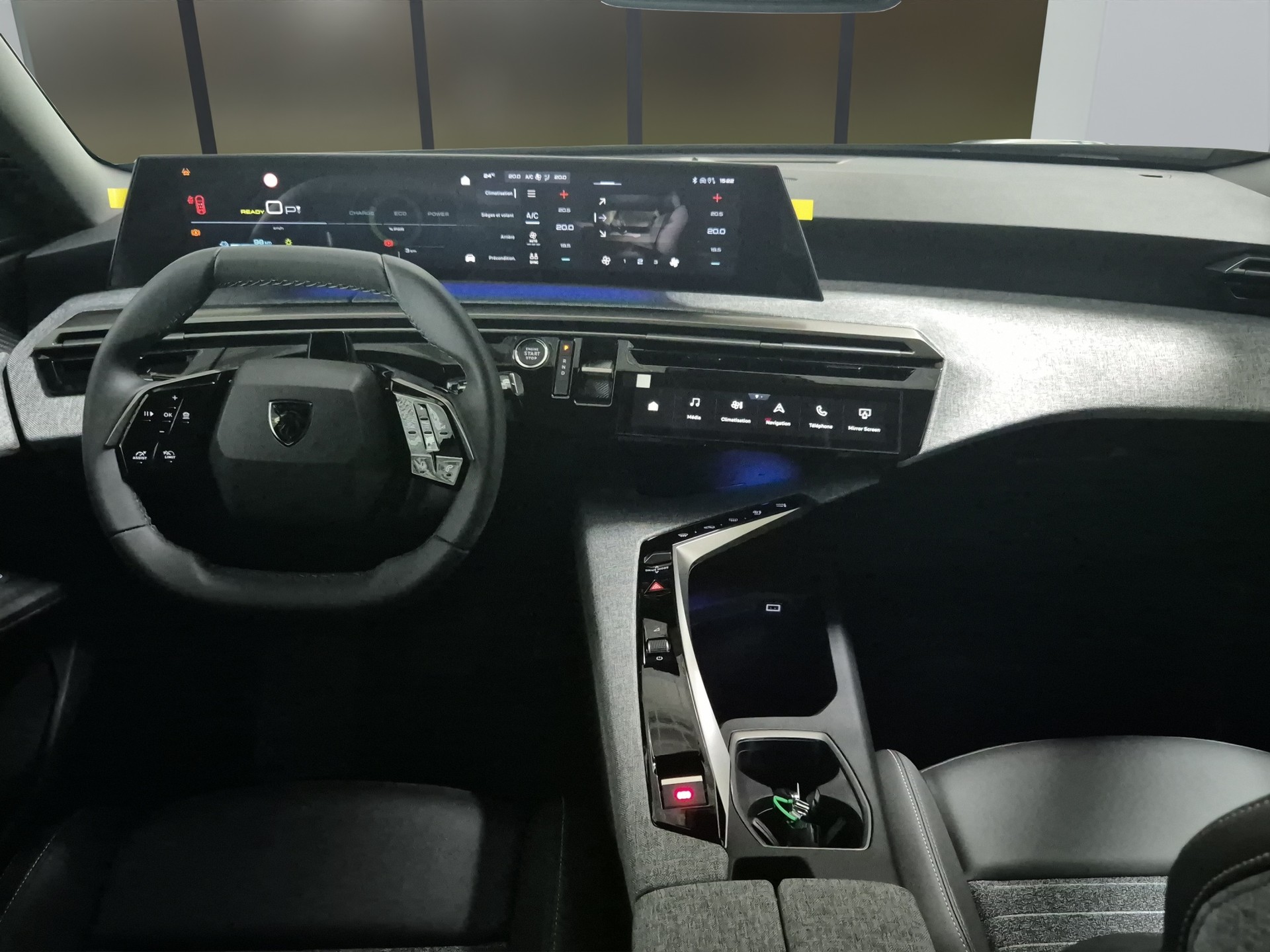 PEUGEOT 5008 e-Allure Premium AWD-image-11
