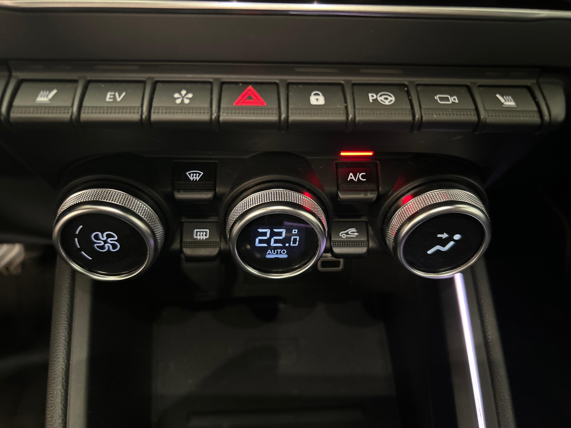 MITSUBISHI Colt 1.6 HEV Instyle-image-14