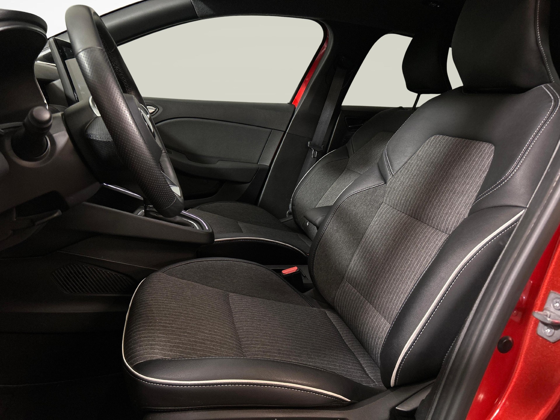 MITSUBISHI Colt 1.6 HEV Instyle-showroom-element-2