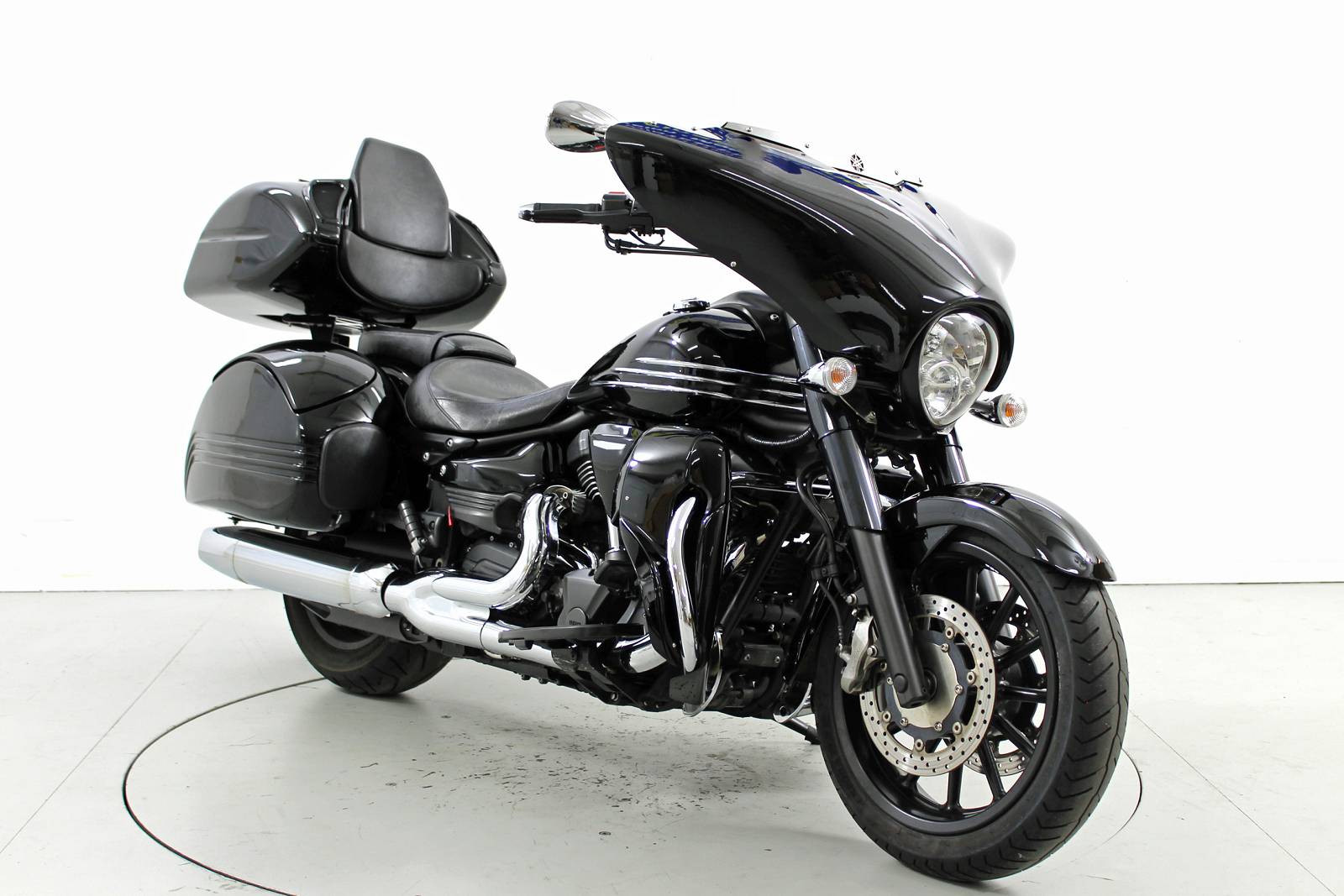 YAMAHA XV 1900-image-1