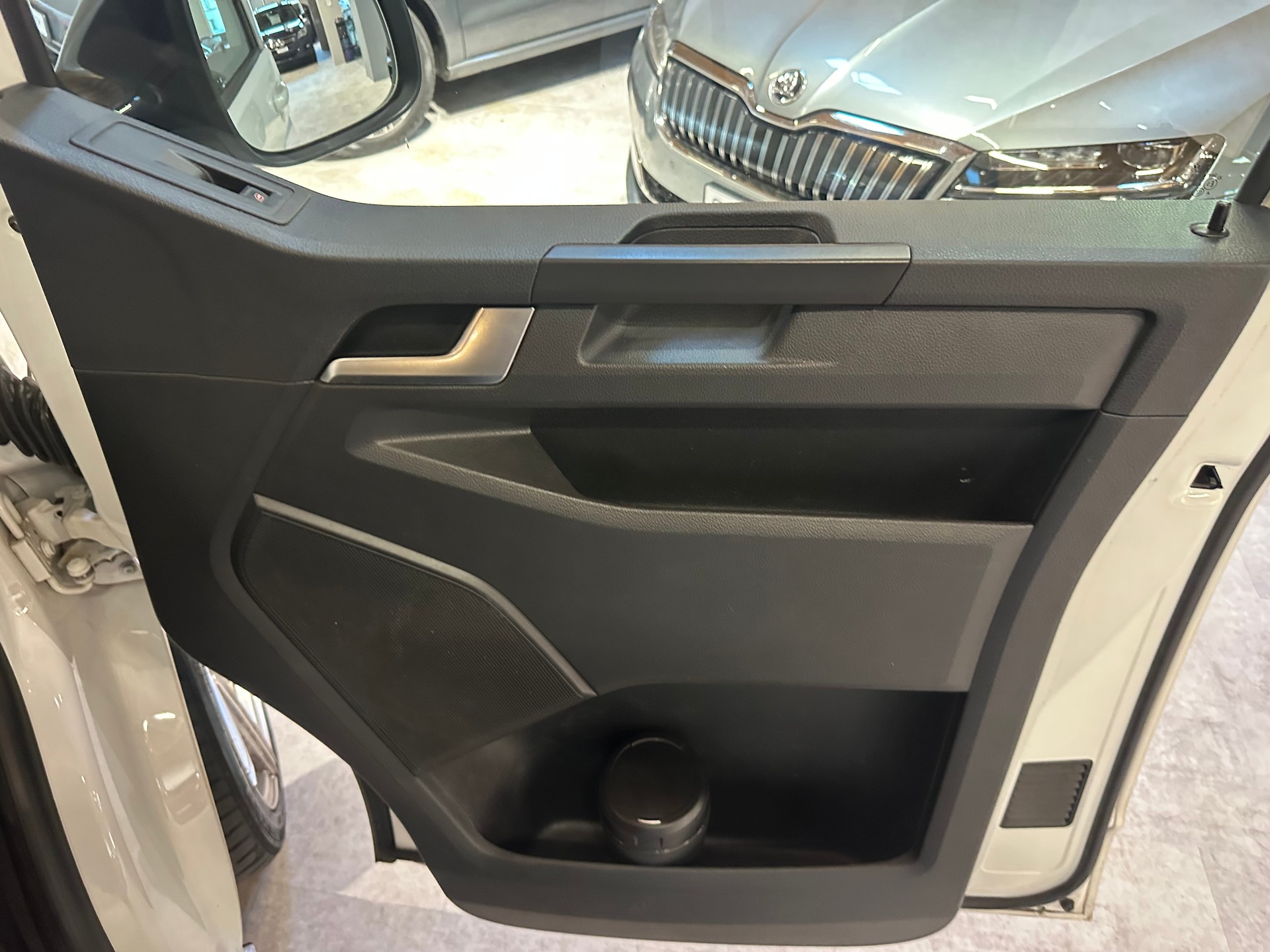 VW T6 California 2.0 Bi-TDI Beach Edition 4Motion DSG/Nahe Vollausstattung/Frisch ab MFK und VW-Service/1. Jahr Garantie uvm.-image-24