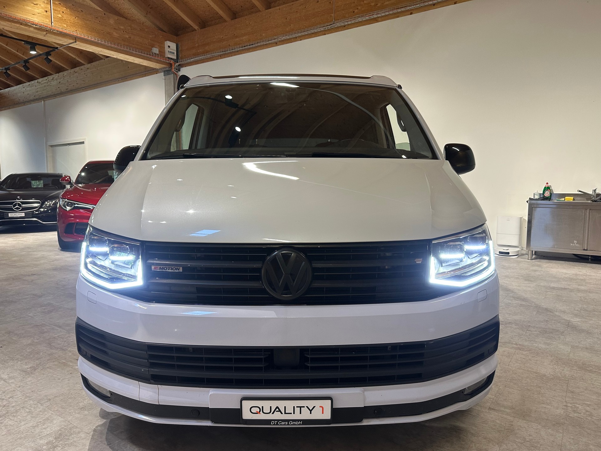 VW T6 California 2.0 Bi-TDI Beach Edition 4Motion DSG/Nahe Vollausstattung/Frisch ab MFK und VW-Service/1. Jahr Garantie uvm.-showroom-element-2