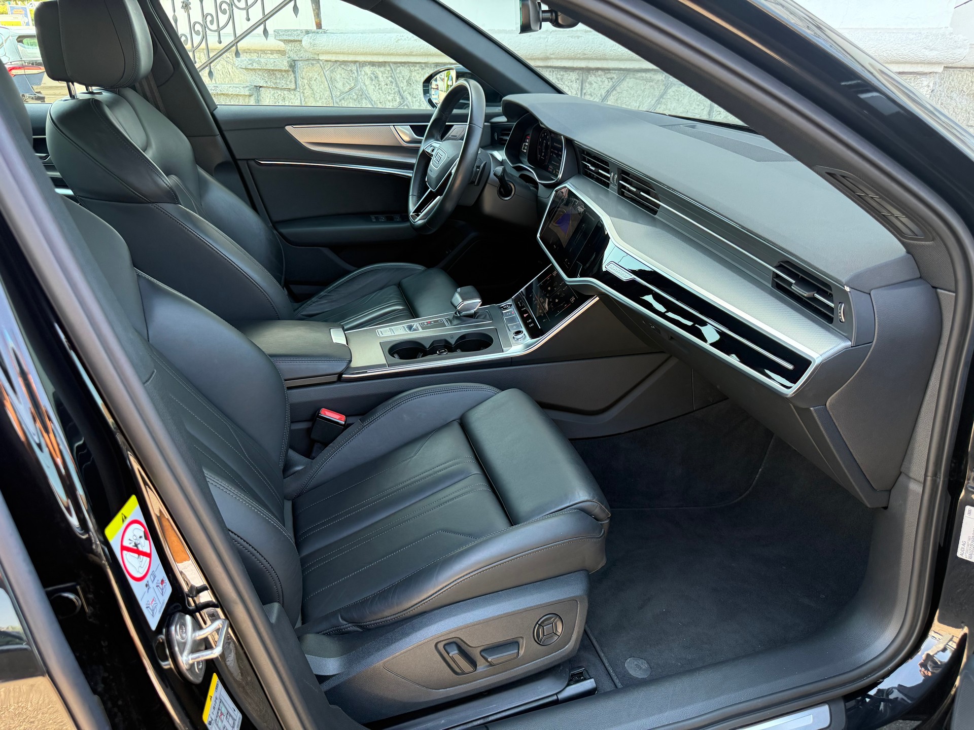 AUDI A6 3.0 55 TFSI Sport quattro S-Tronic-image-13