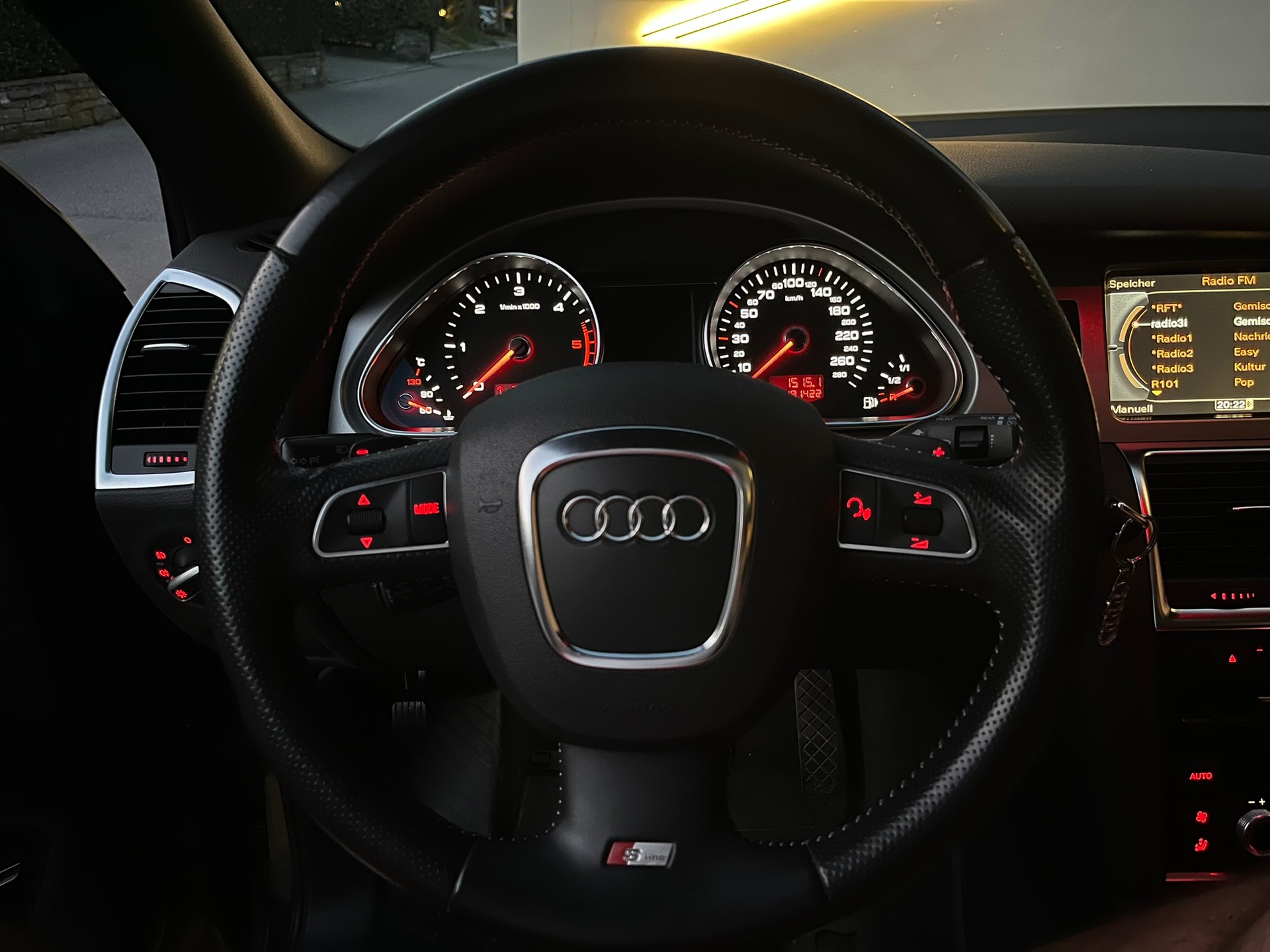 AUDI 3.0 V6 TDI q. T-Tr. add blue-image-4