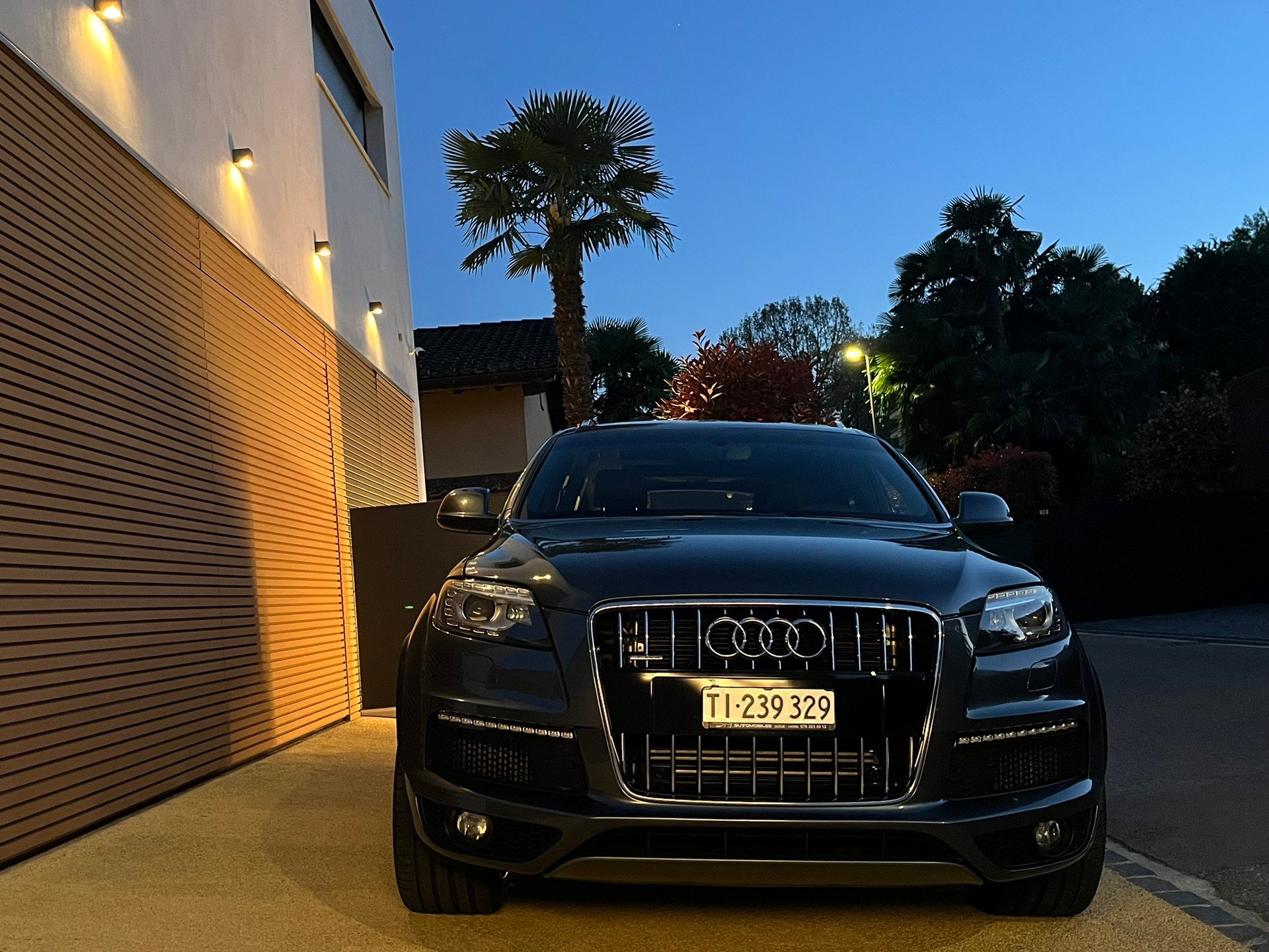 AUDI 3.0 V6 TDI q. T-Tr. add blue-image-1