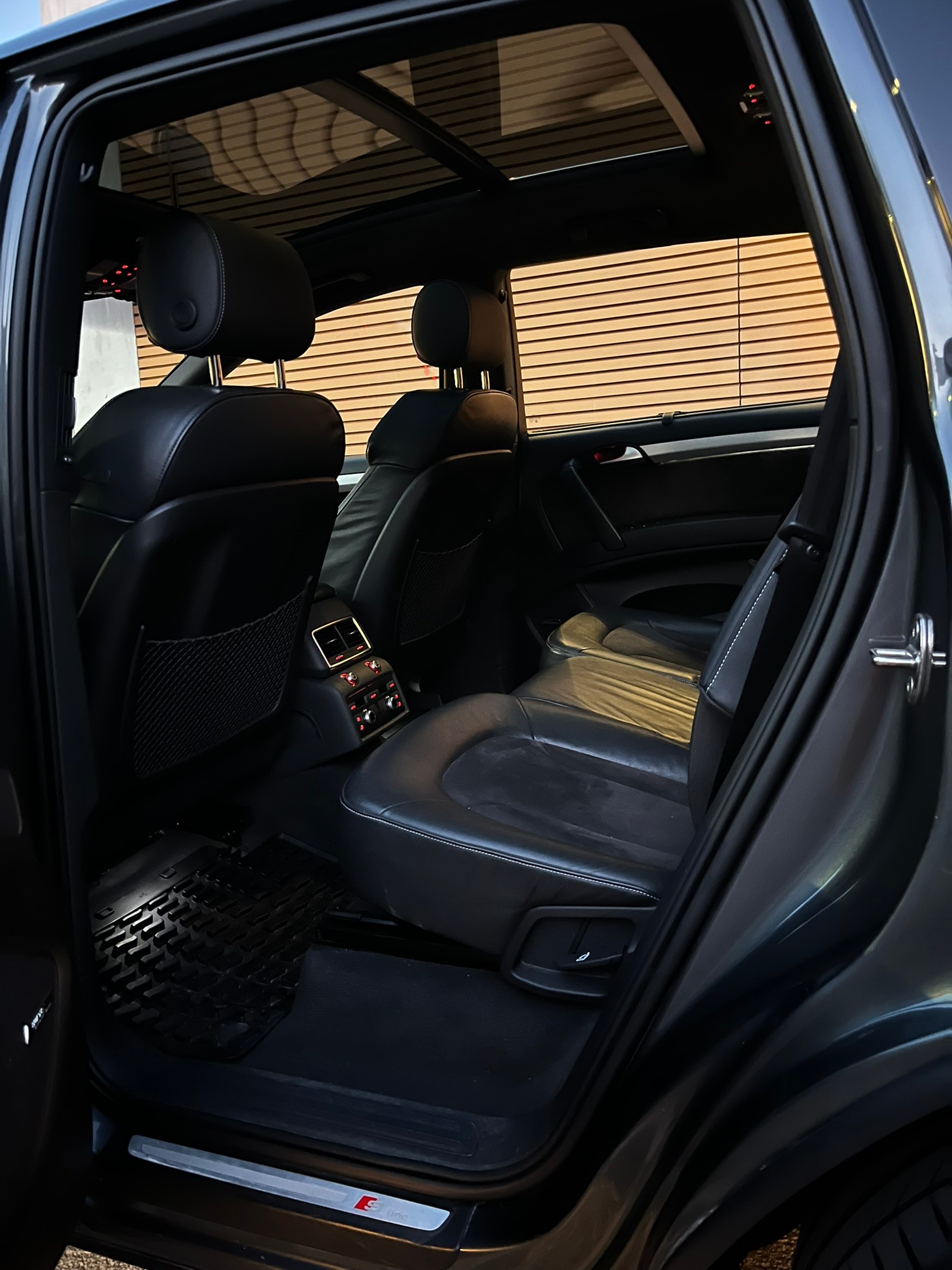 AUDI 3.0 V6 TDI q. T-Tr. add blue-image-8