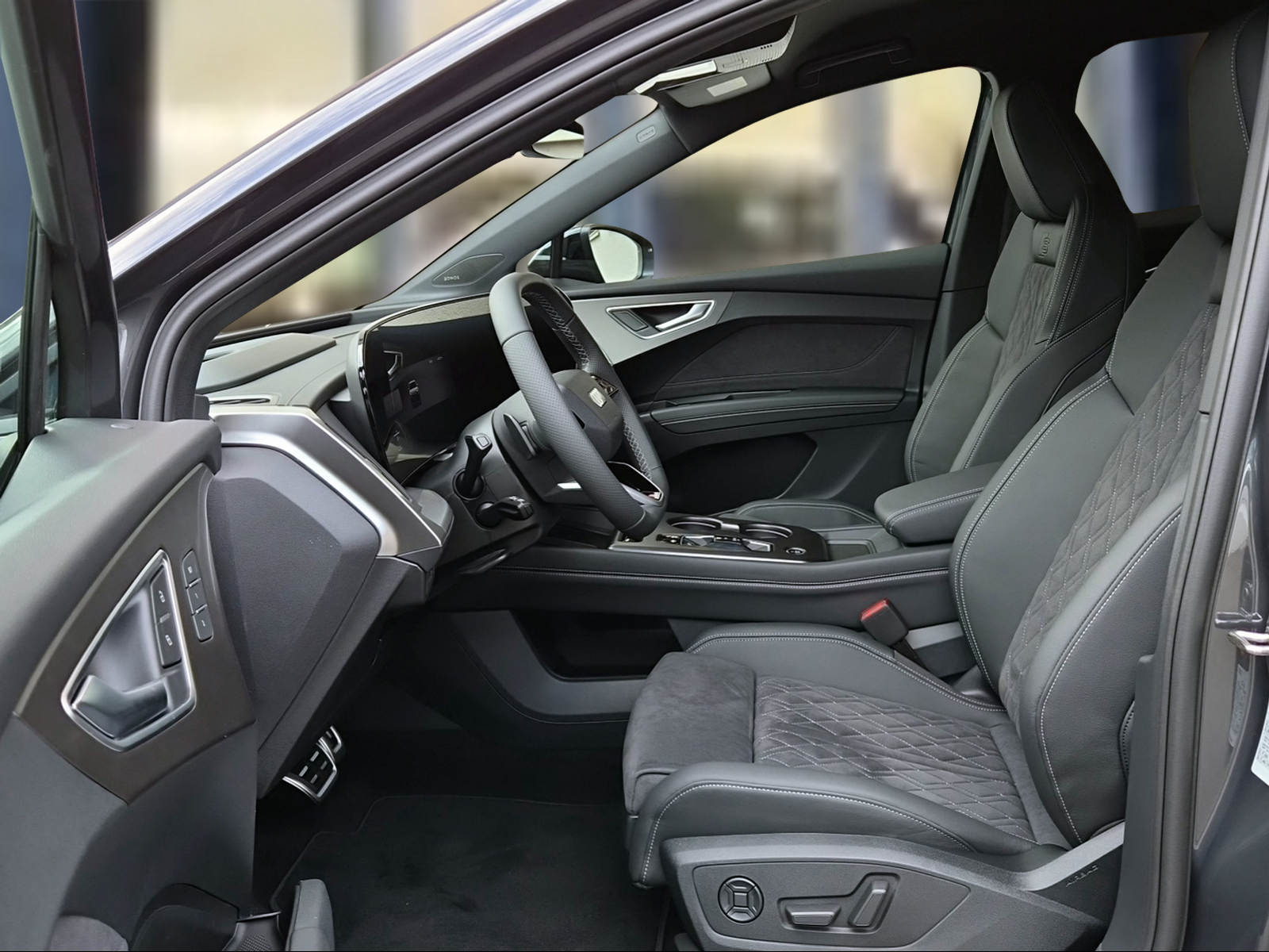 AUDI Q4 e-tron SUV quattro performance Attraction Tamboraggrau Metallic-image-8