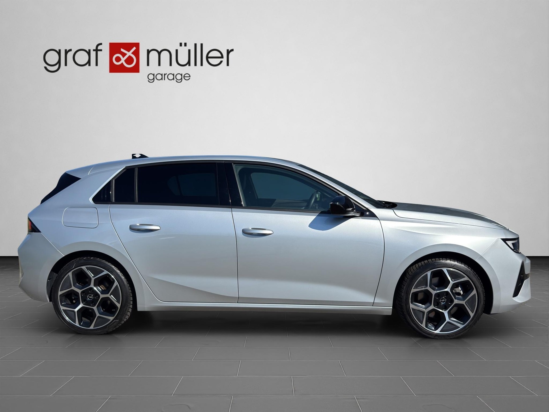 OPEL Astra 1.6 T PHEV 180 Swiss Plus-image-18