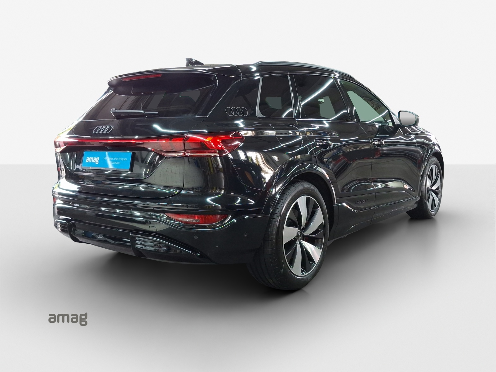 AUDI Q6 e-tron quattro-image-5