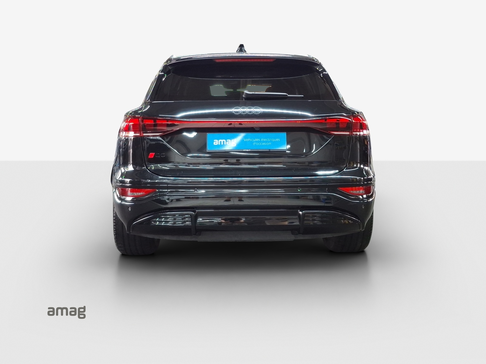 AUDI Q6 e-tron quattro-image-4