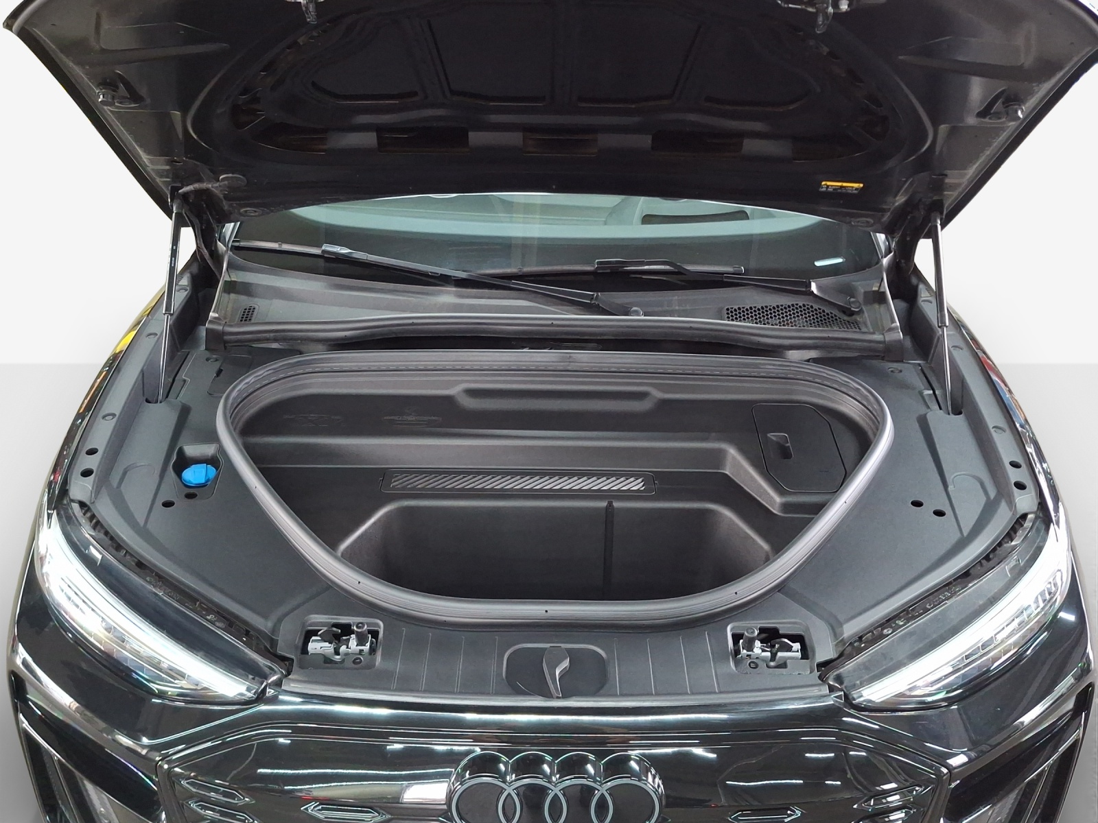 AUDI Q6 e-tron quattro-image-16
