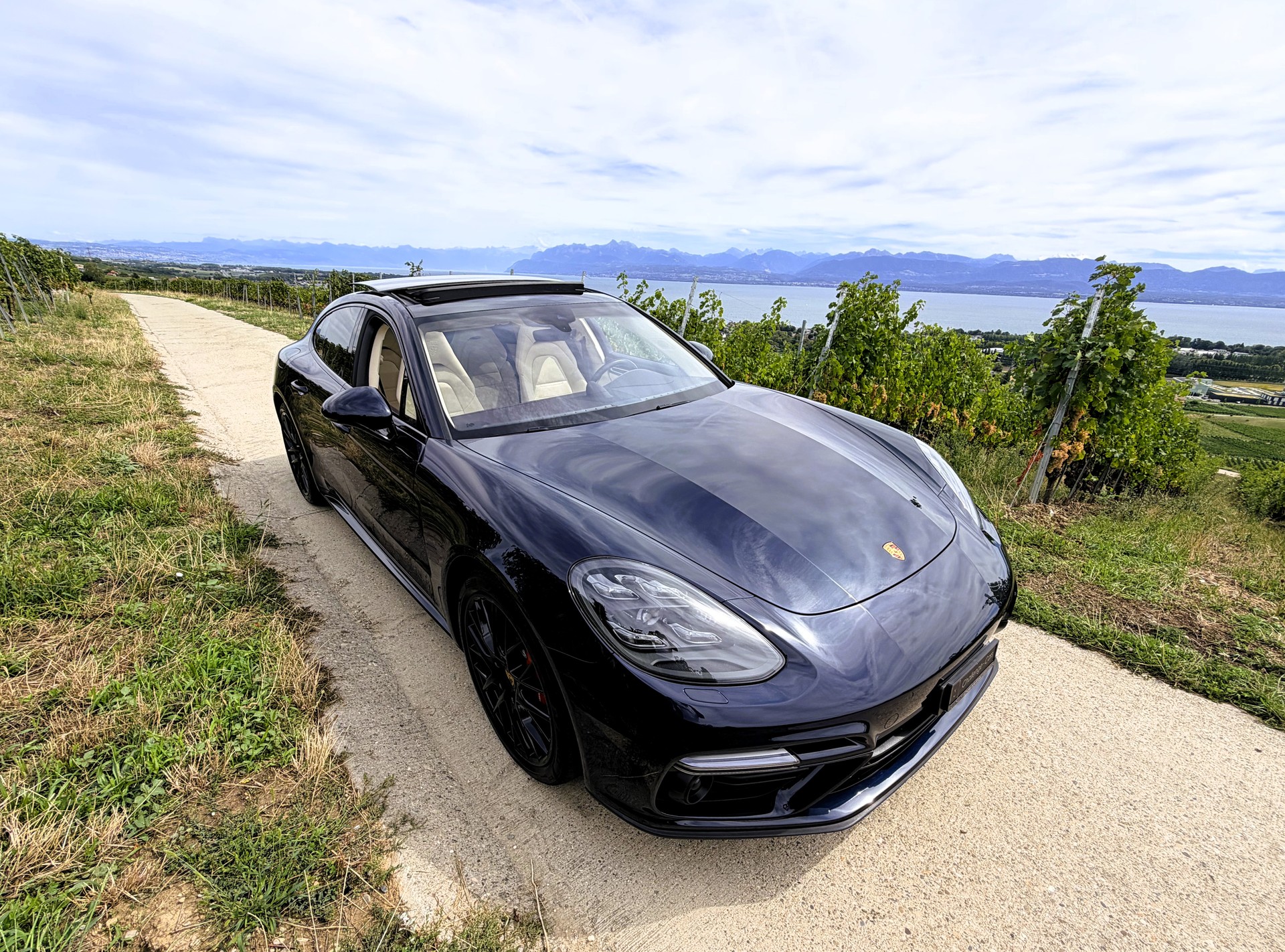 PORSCHE Panamera Turbo PDK-image-5