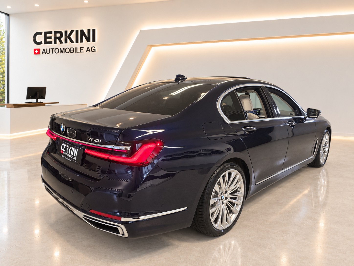 BMW 750i xDrive Steptronic-showroom-element-3