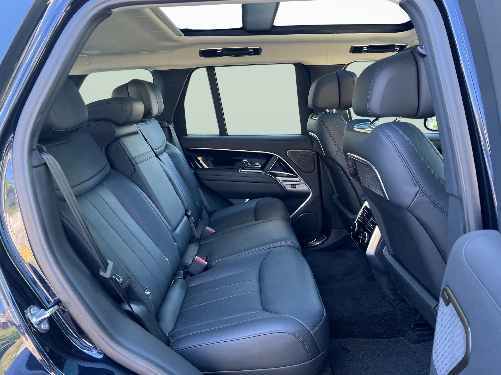 LAND ROVER Range Rover 3.0 I6 P550e Autobiography-image-10