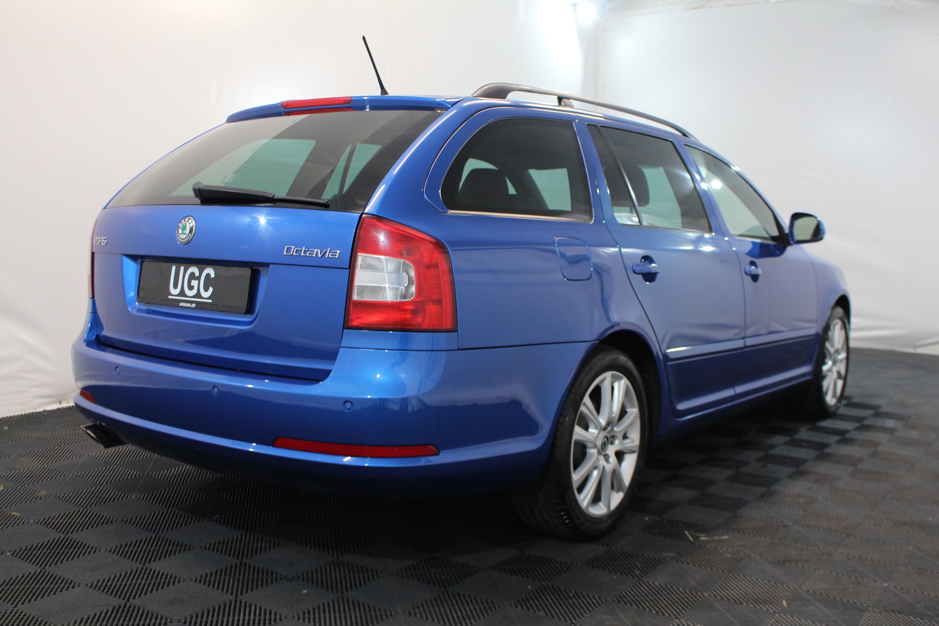 SKODA Octavia Combi 2.0 TDI RS DSG-image-5