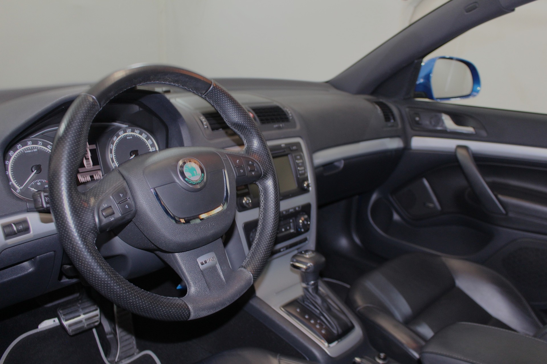 SKODA Octavia Combi 2.0 TDI RS DSG-image-11