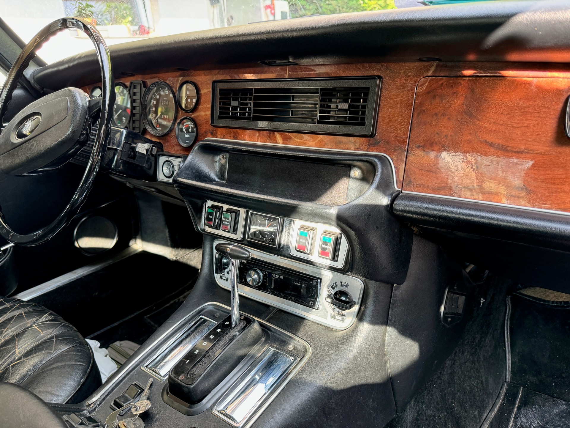 DAIMLER SOVEREIGN-image-8