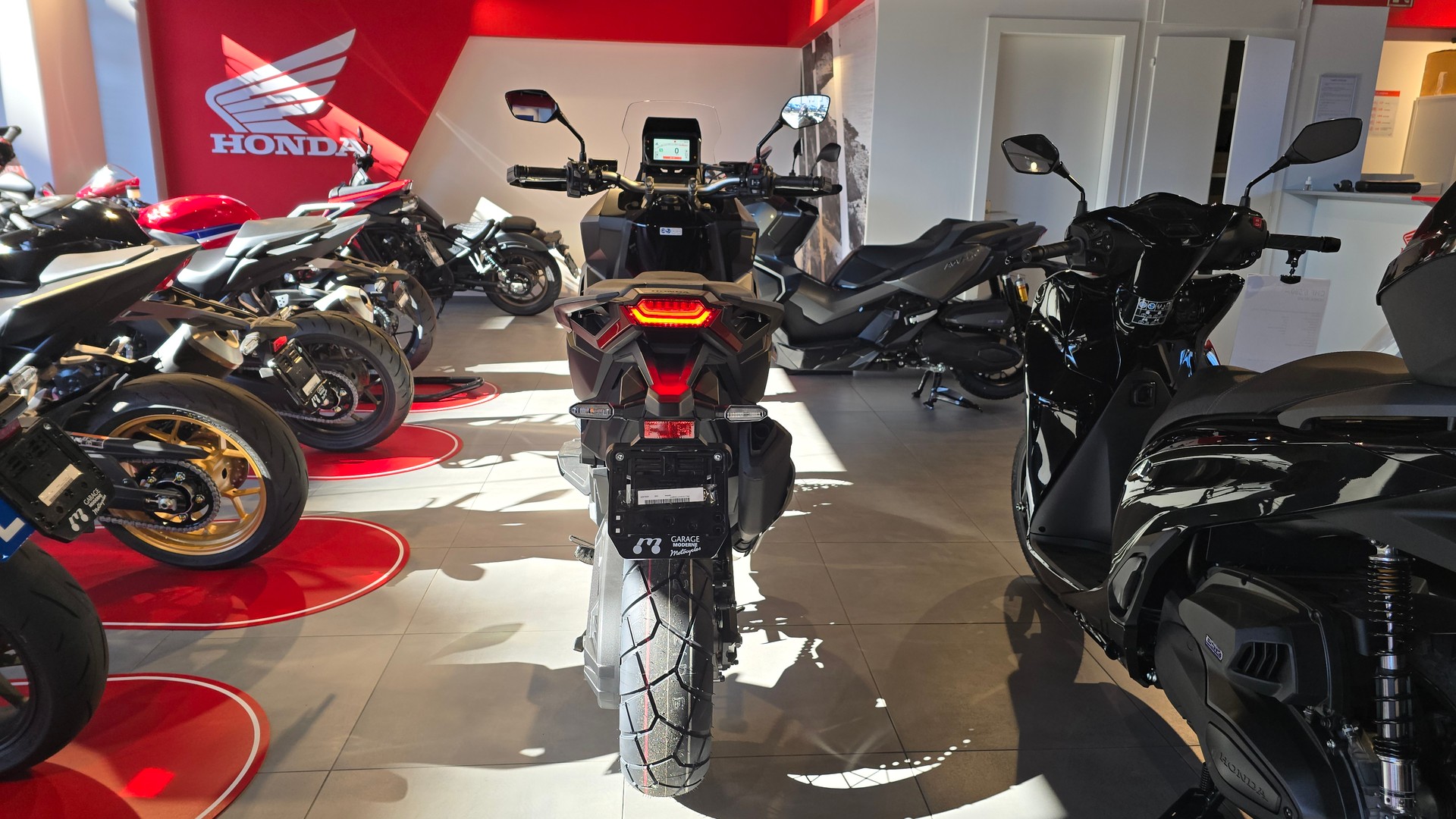 HONDA X-ADV 750-image-3