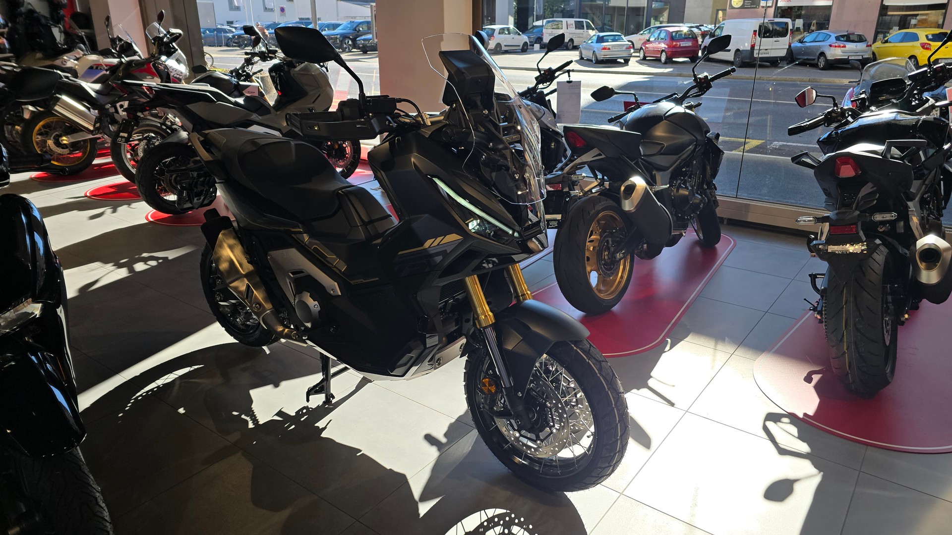 HONDA X-ADV 750-image-0