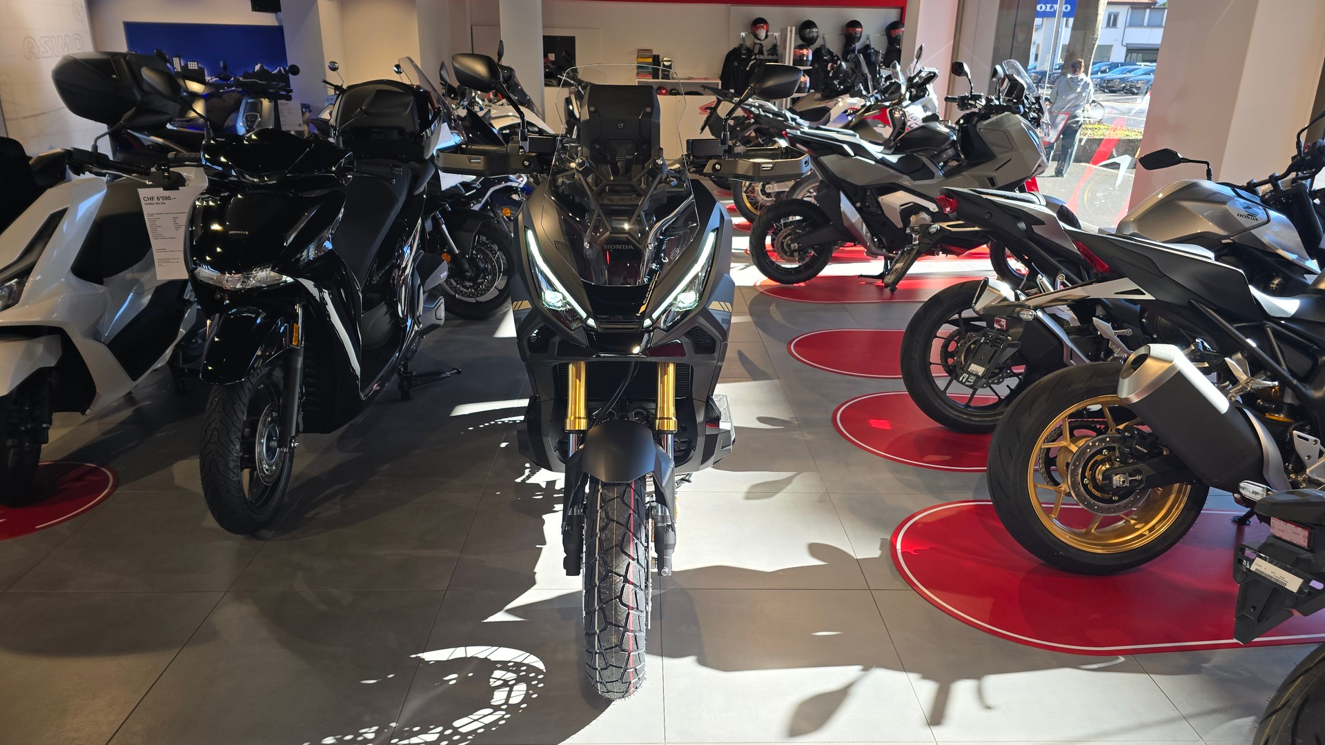 HONDA X-ADV 750-image-1