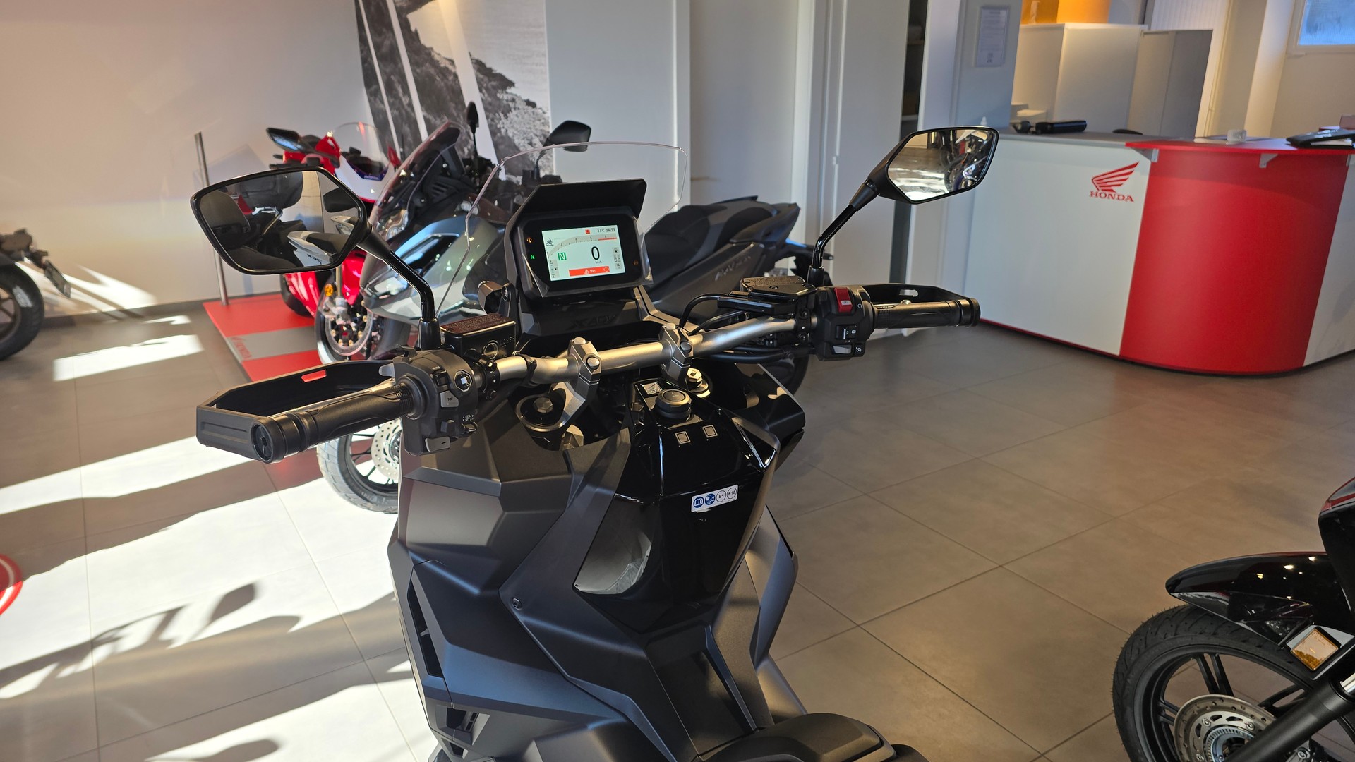 HONDA X-ADV 750-image-6