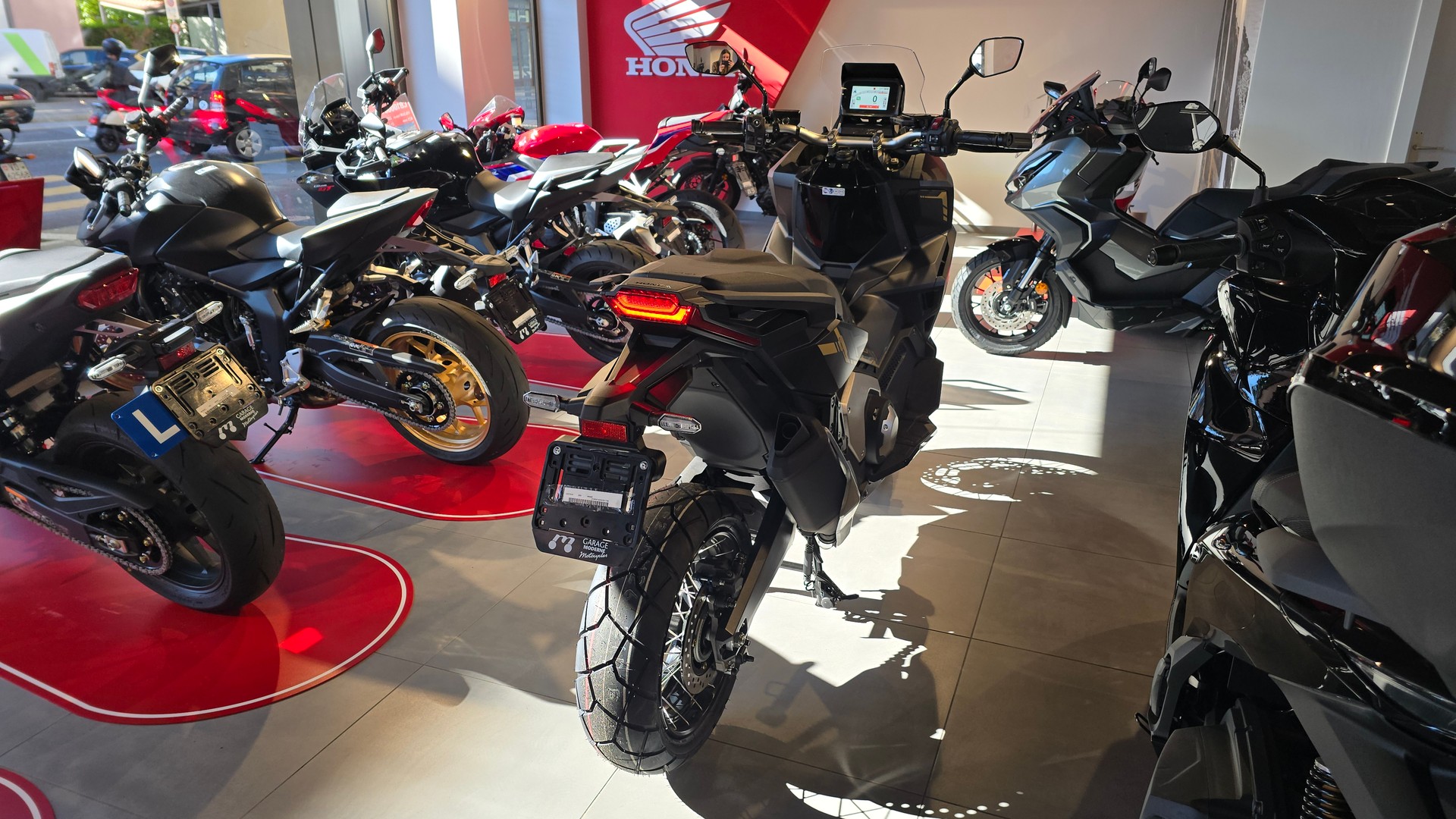 HONDA X-ADV 750-image-2