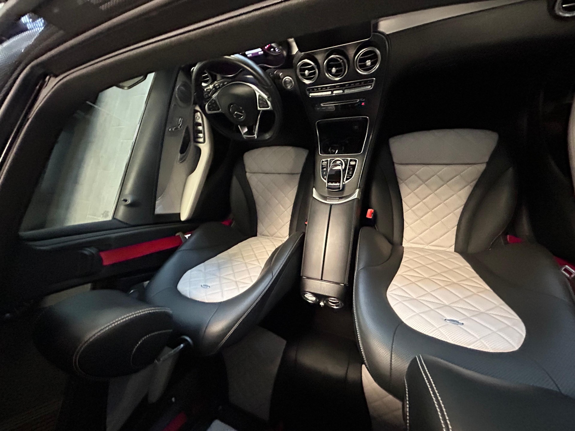 MERCEDES-BENZ GLC 43 AMG 4m-showroom-element-1