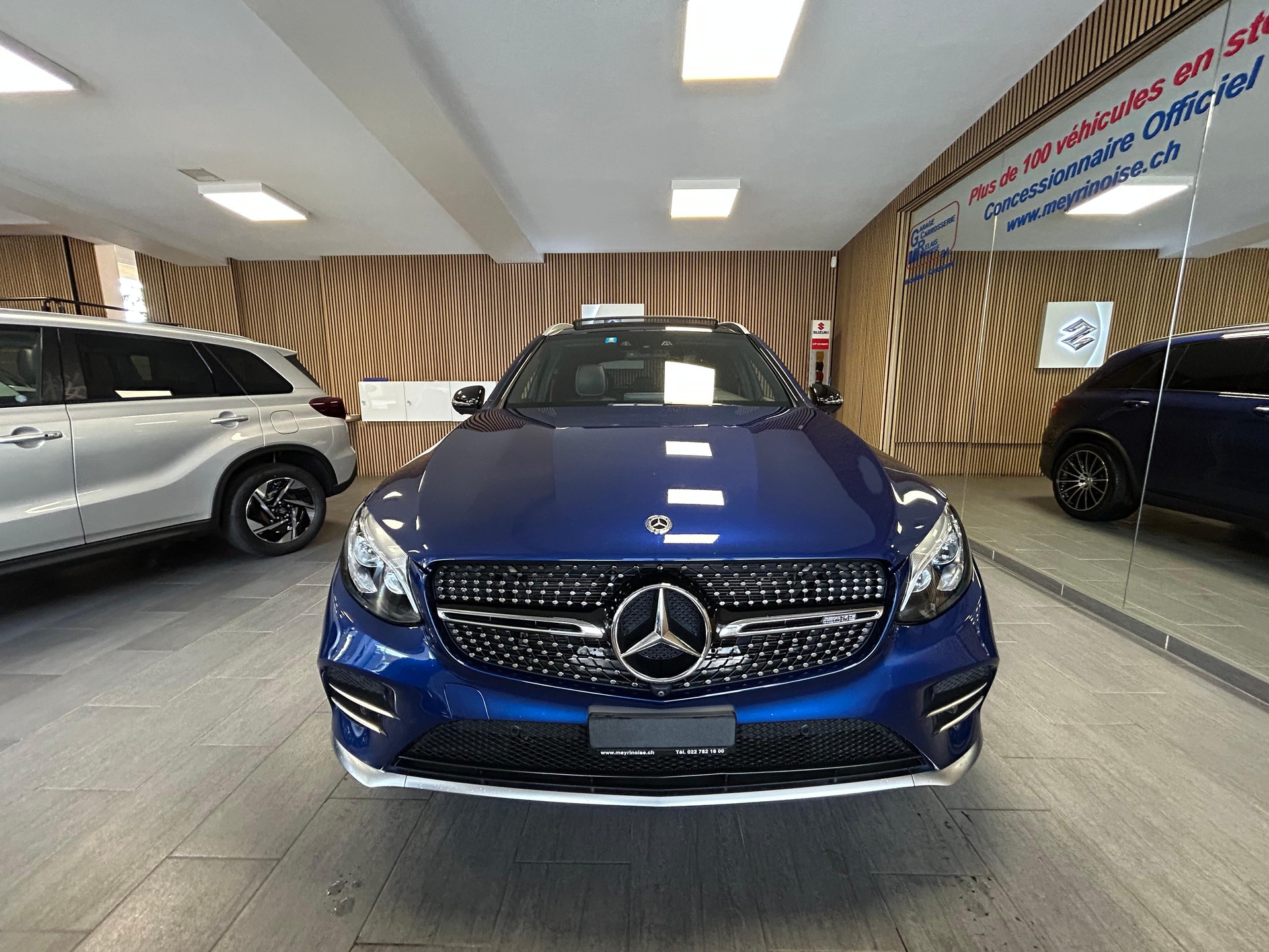 MERCEDES-BENZ GLC 43 AMG 4m-showroom-element-3