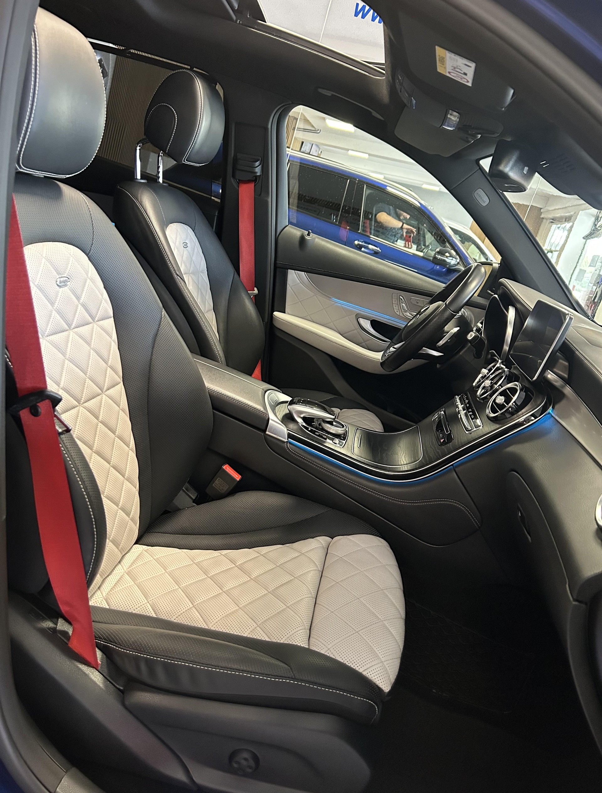 MERCEDES-BENZ GLC 43 AMG 4m-image-17
