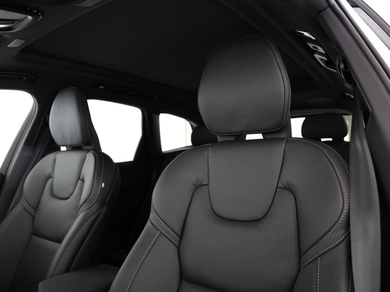 VOLVO XC60 2.0 T8 TE Black Edition eAWD-image-15