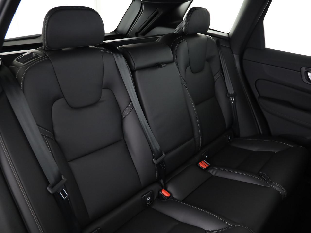 VOLVO XC60 2.0 T8 TE Black Edition eAWD-image-18