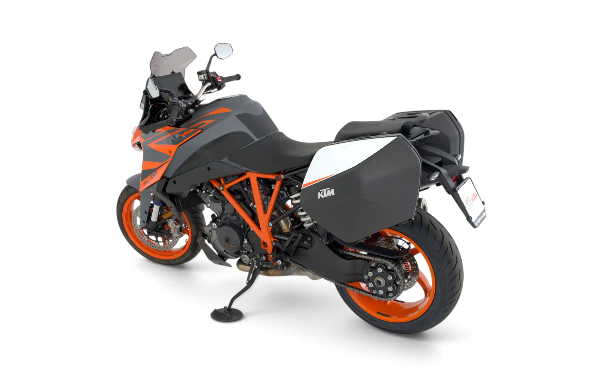 KTM 1290 Super Duke GT-image-2