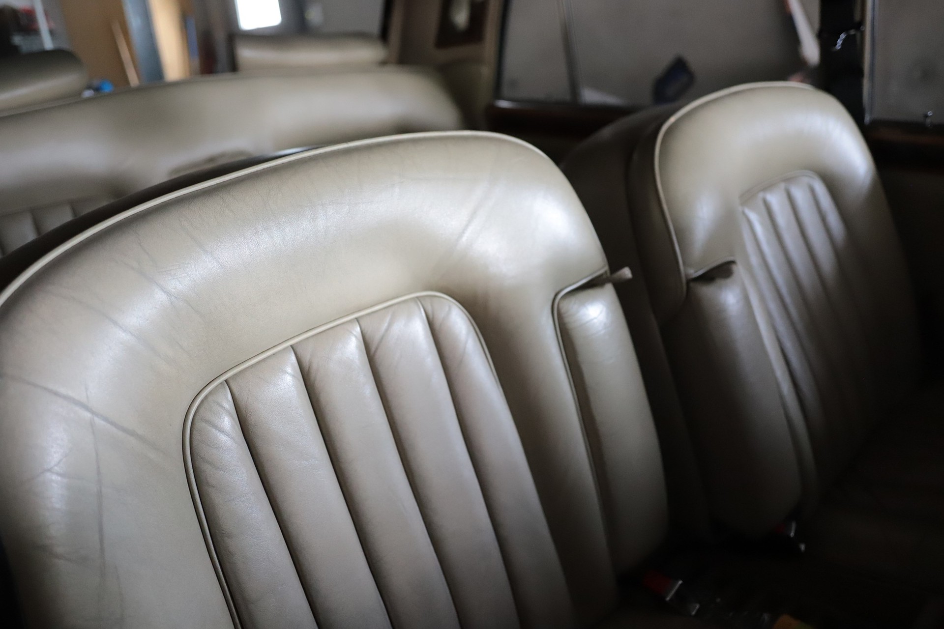 ROLLS-ROYCE Silver Shadow II-image-2