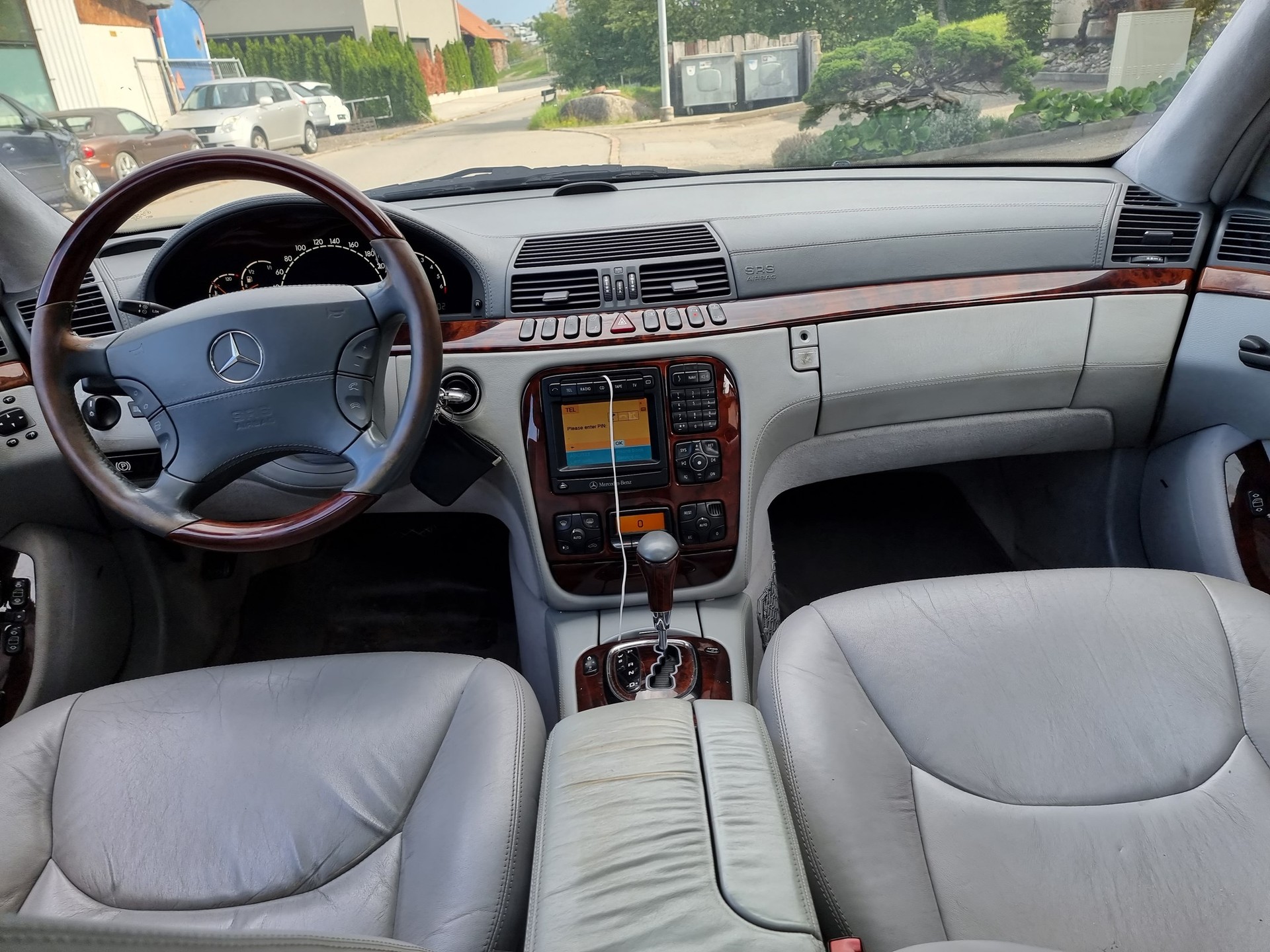 MERCEDES-BENZ S 600 L-image-11