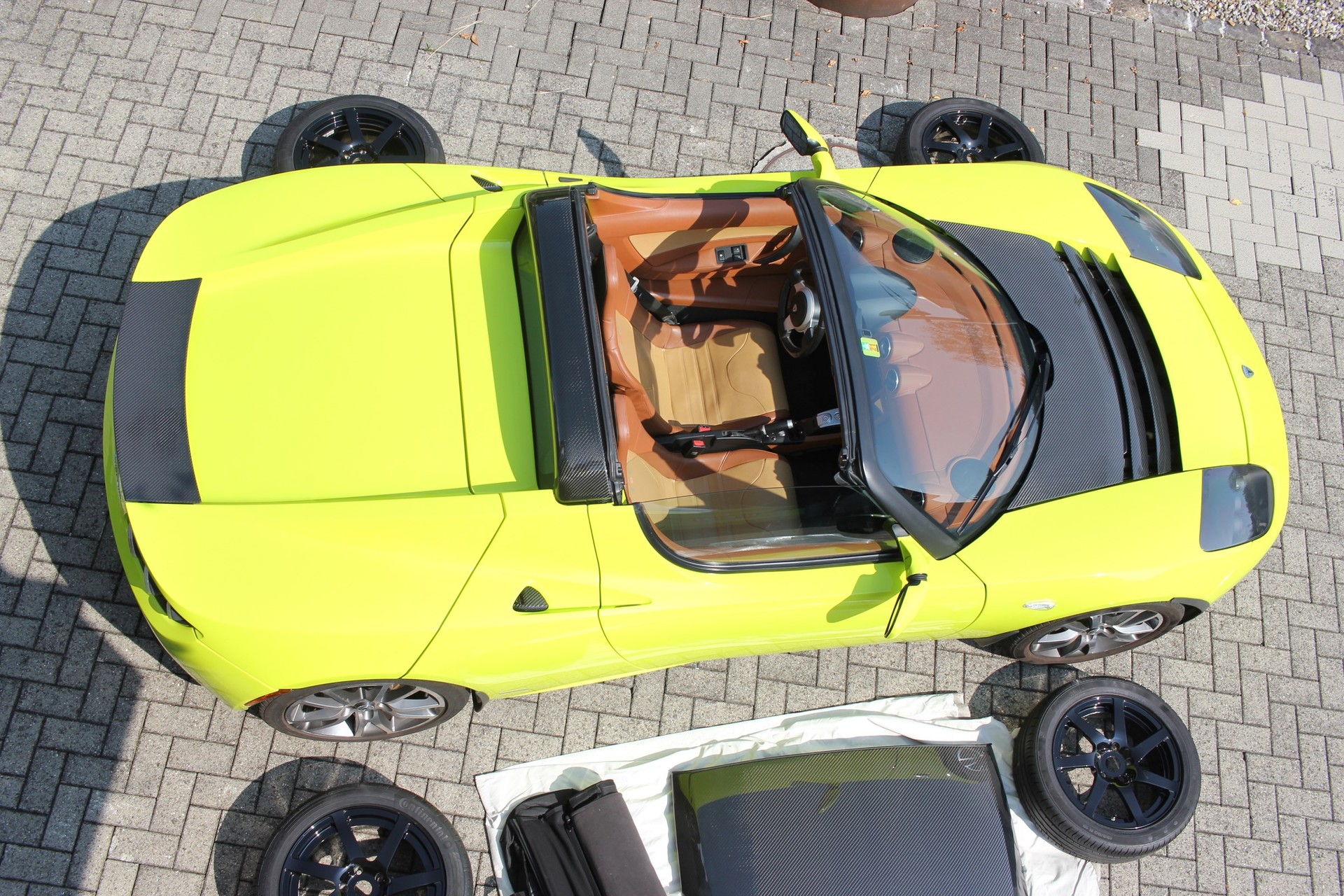 TESLA ROADSTER Sport Signature-Edition-image-8
