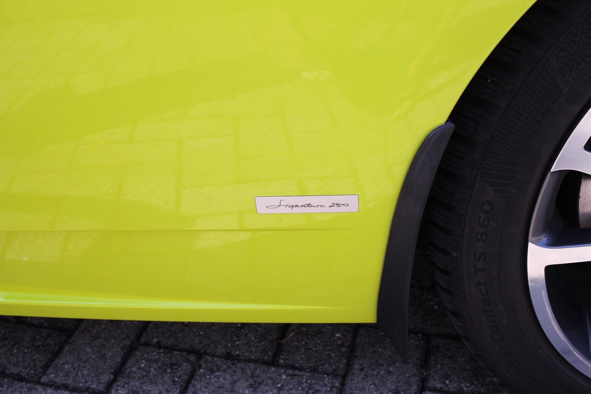 TESLA ROADSTER Sport Signature-Edition-image-11
