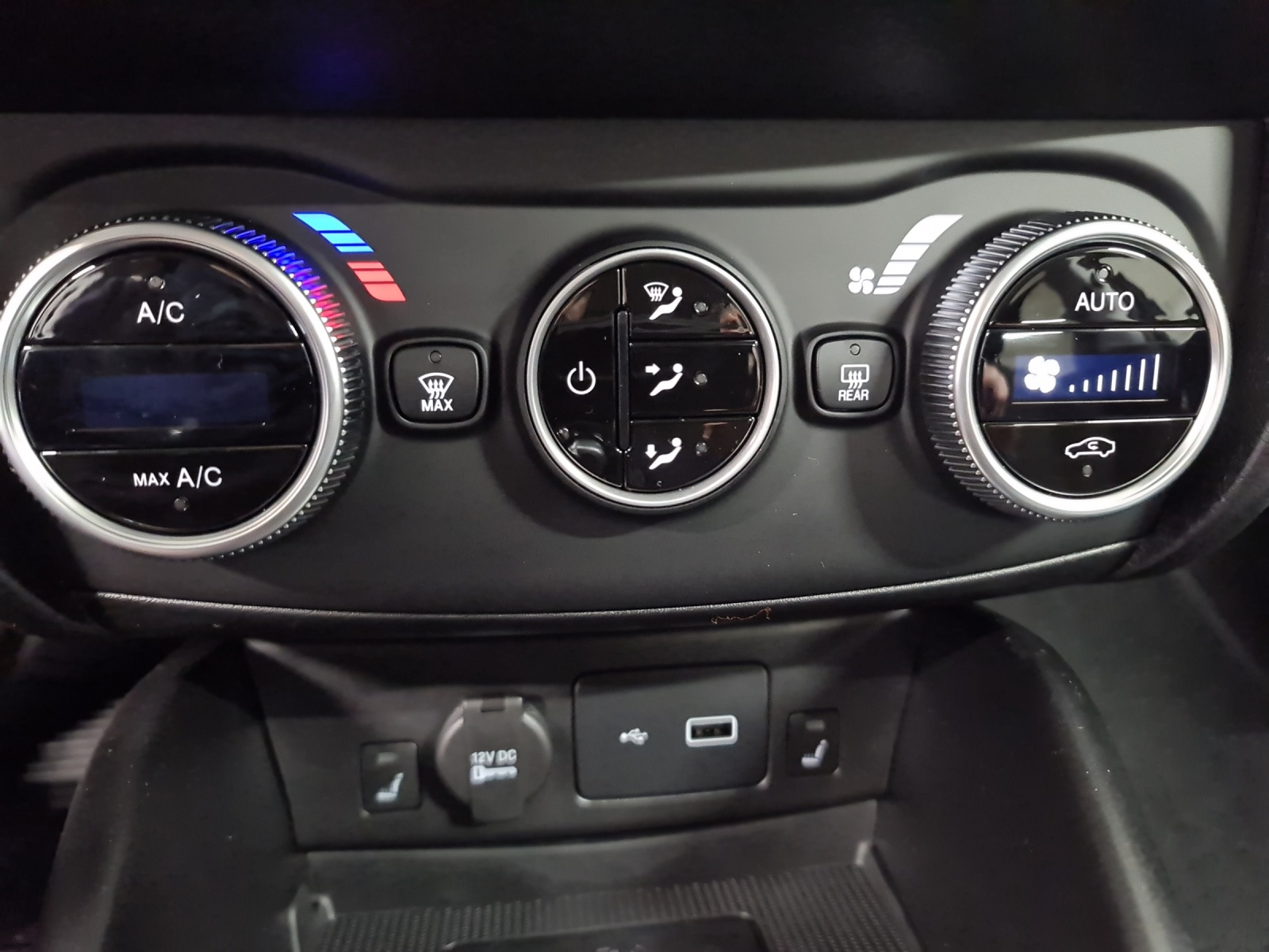 FIAT Tipo Hybrid 1.5 Swiss Edition Cross-image-18