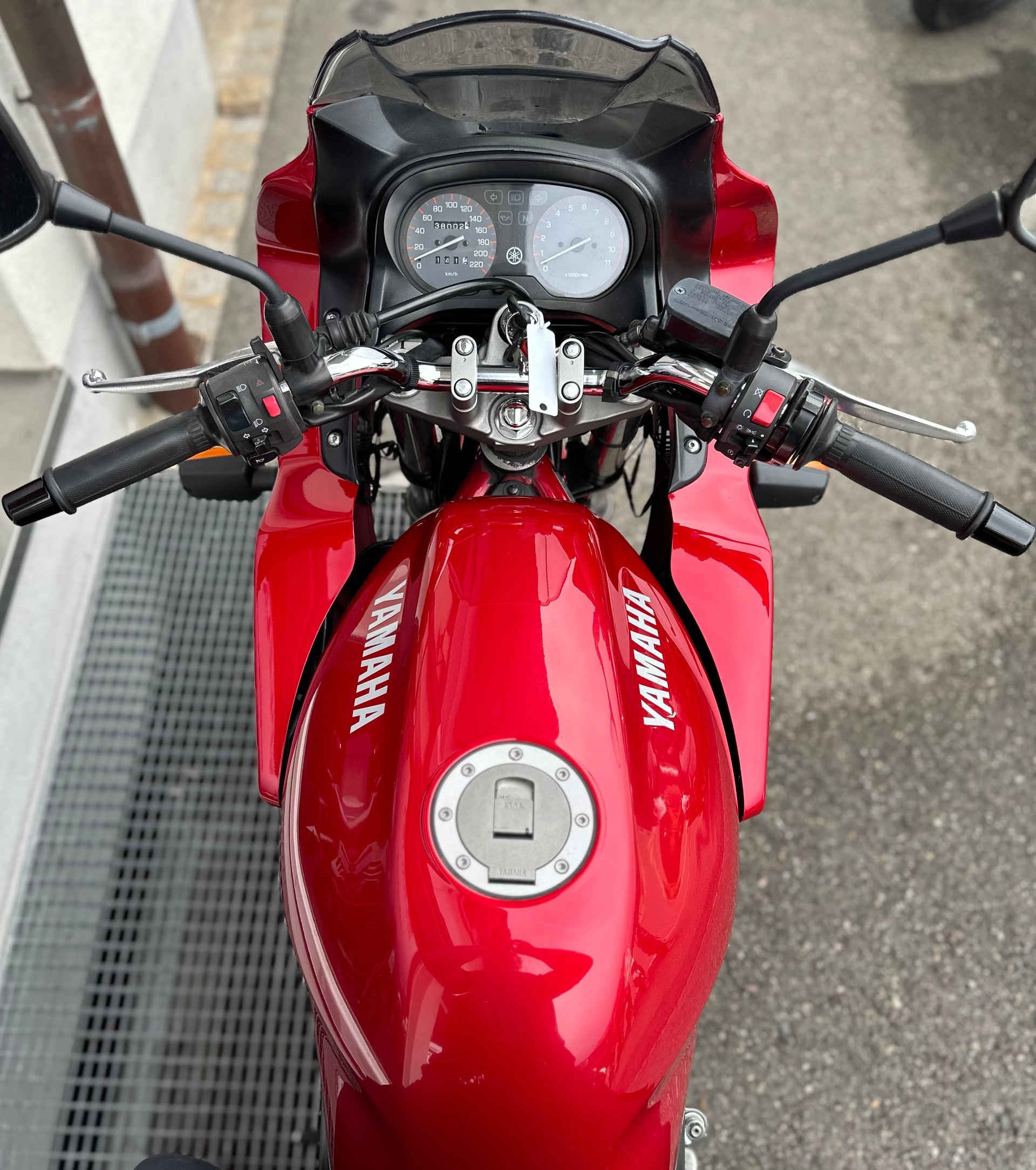 YAMAHA XJ 600 N-image-8